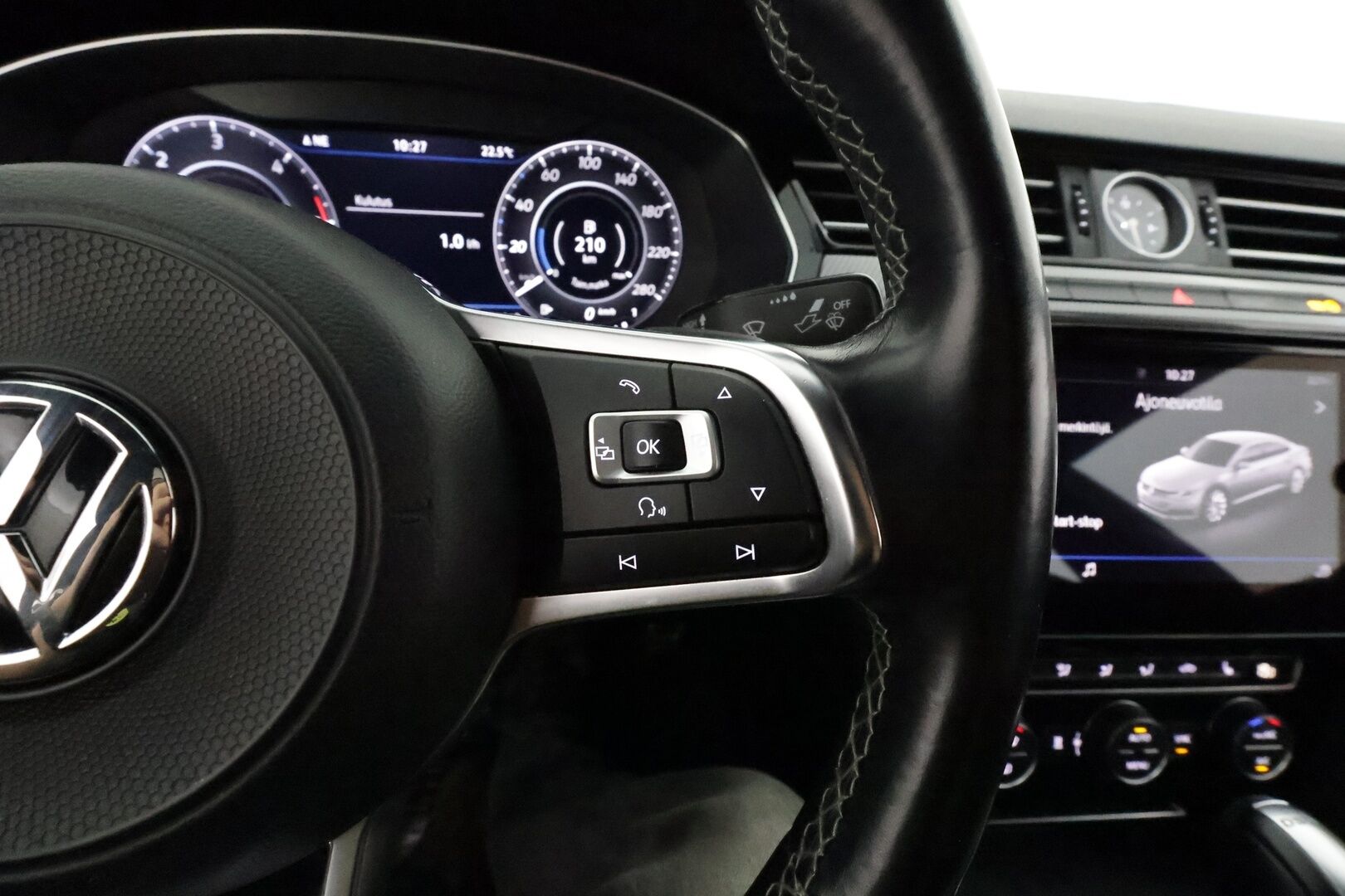 Volkswagen Arteon 2018 R-Line Limited Edition 2,0 TDI 110 kW DSG **Webasto / Koukku / ACC / Adapt.LED / Kamera / Navi / Keyless* - Suomi-auto / Kahdet VW omat vanteet / R-Line