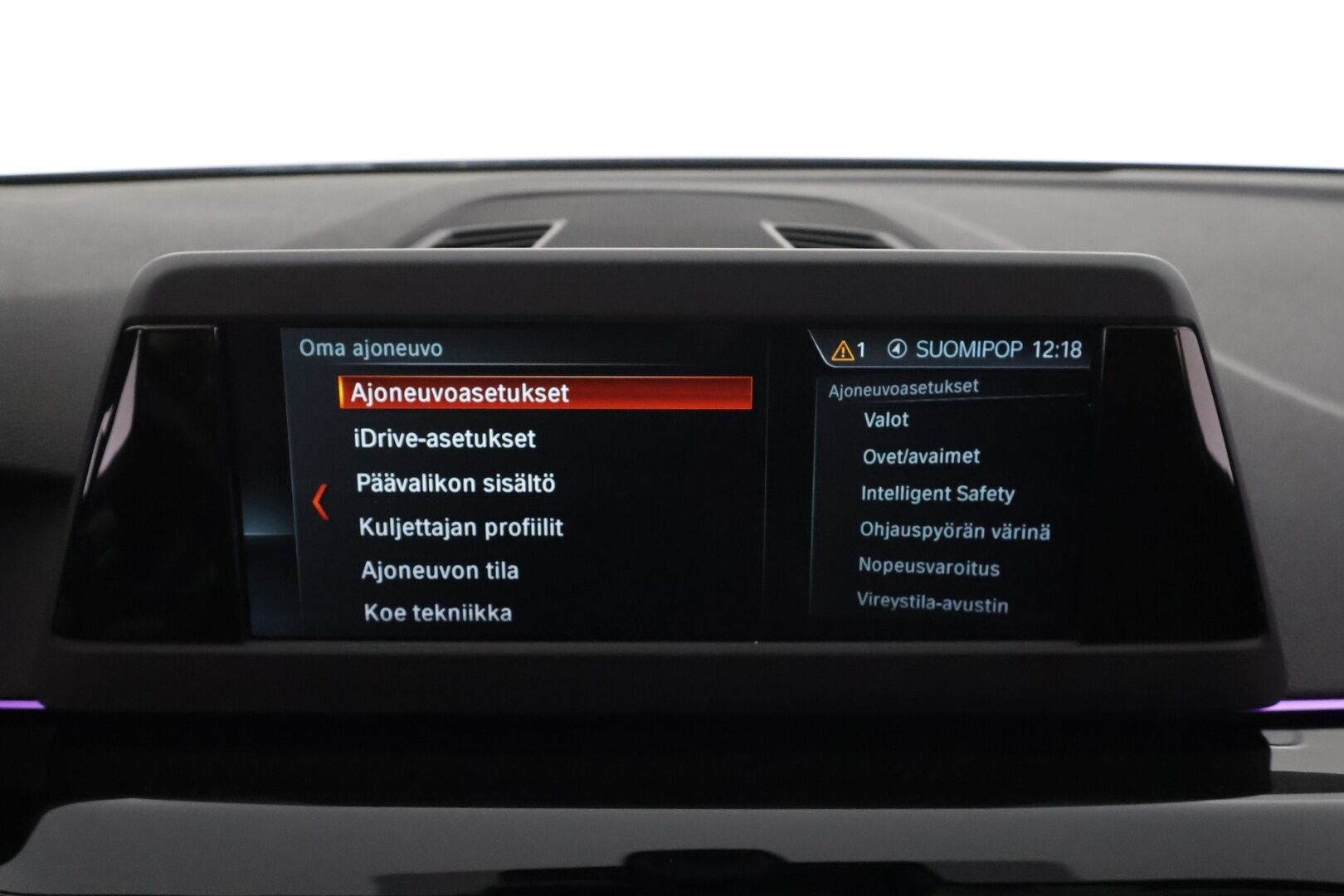 BMW 520 2018 G31 Touring 520d A Business Sport * ACC / P.kamera / Intelligent safety / Osasähköt / LED / Sporttipenkit * - Merkkihuollettu / Suomi-auto