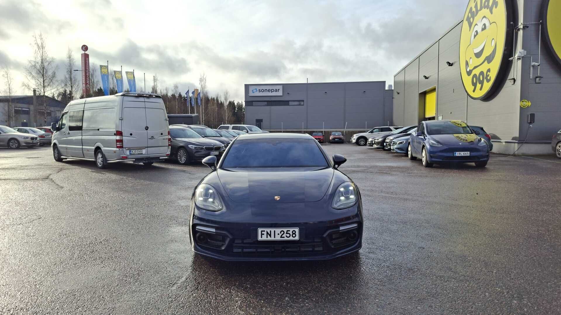 Porsche Panamera 2018 4 E-Hybrid Sport Turismo - ACC | BOSE | Sport Chrono Plus | Sport Design | 18-Penkit Muistilla | Navi | Panorama | Ambient | 2x renkaat&vanteet - KORKO VAIN 3,99 %