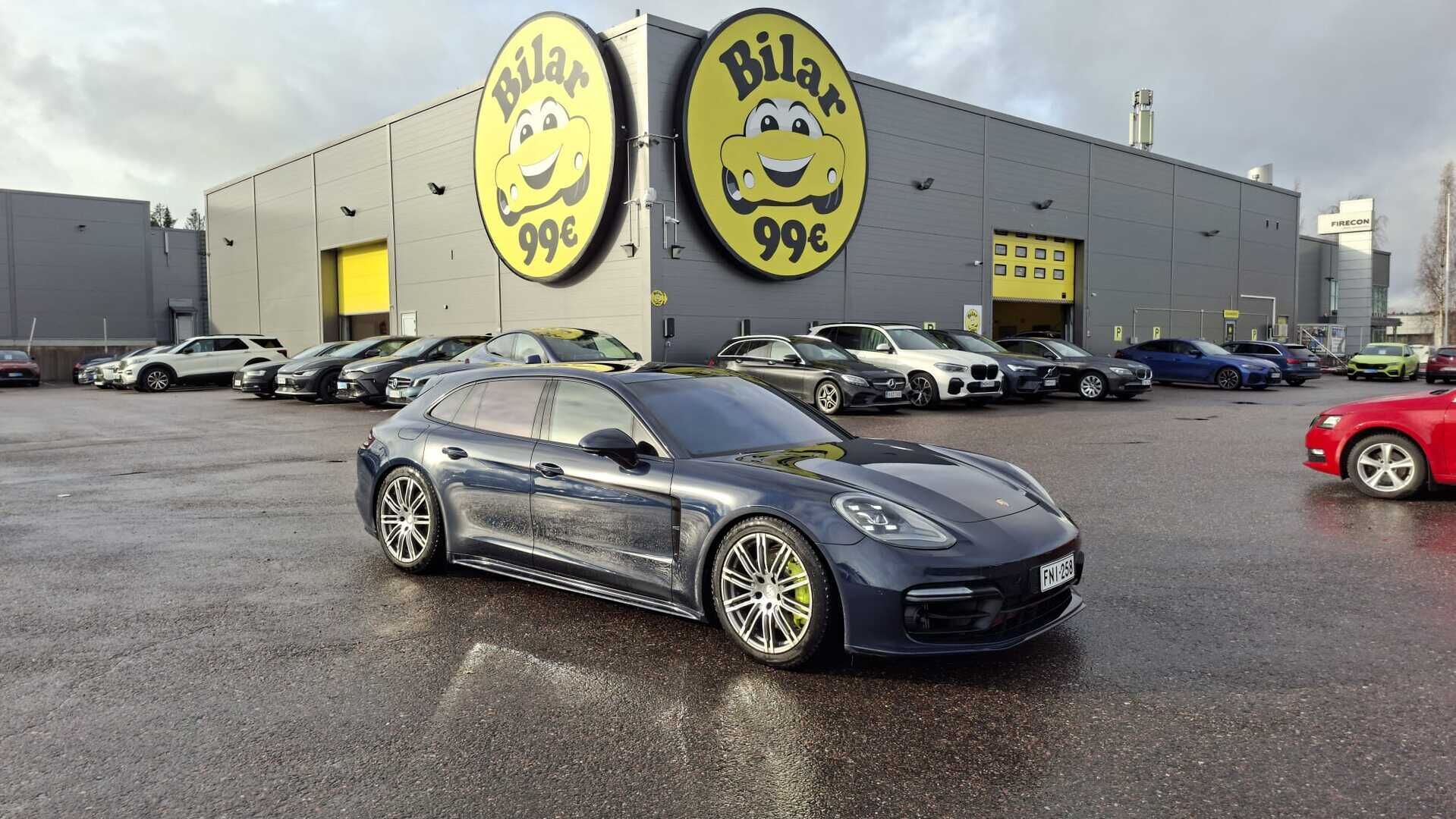 Porsche Panamera 2018 4 E-Hybrid Sport Turismo - ACC | BOSE | Sport Chrono Plus | Sport Design | 18-Penkit Muistilla | Navi | Panorama | Ambient | 2x renkaat&vanteet - KORKO VAIN 3,99 %