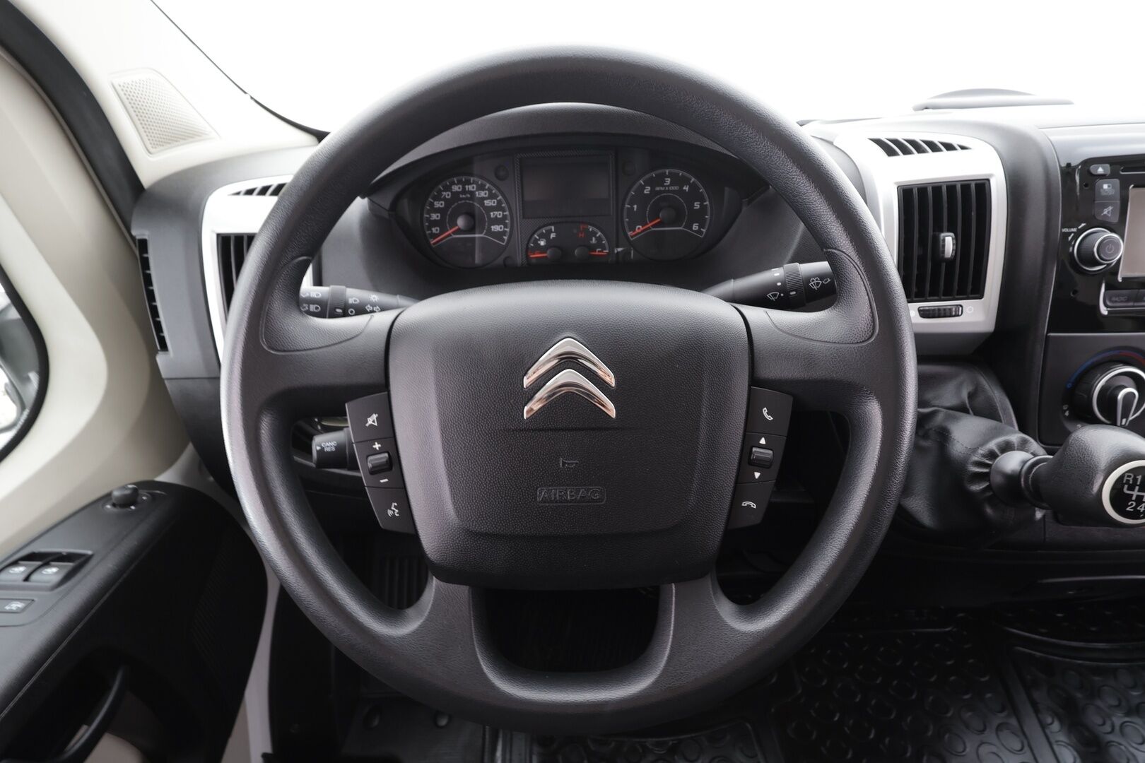 Citroen Jumper 2018 BlueHDi 130 35 L2H1 * Vakkari / Webasto / Koukku / Bluetooth / ALV / 2x Renkaat * - 1.Om Suomi-auto - HULLUT AVAJAISHULINAT KORKOTARJOUS 3,29 %