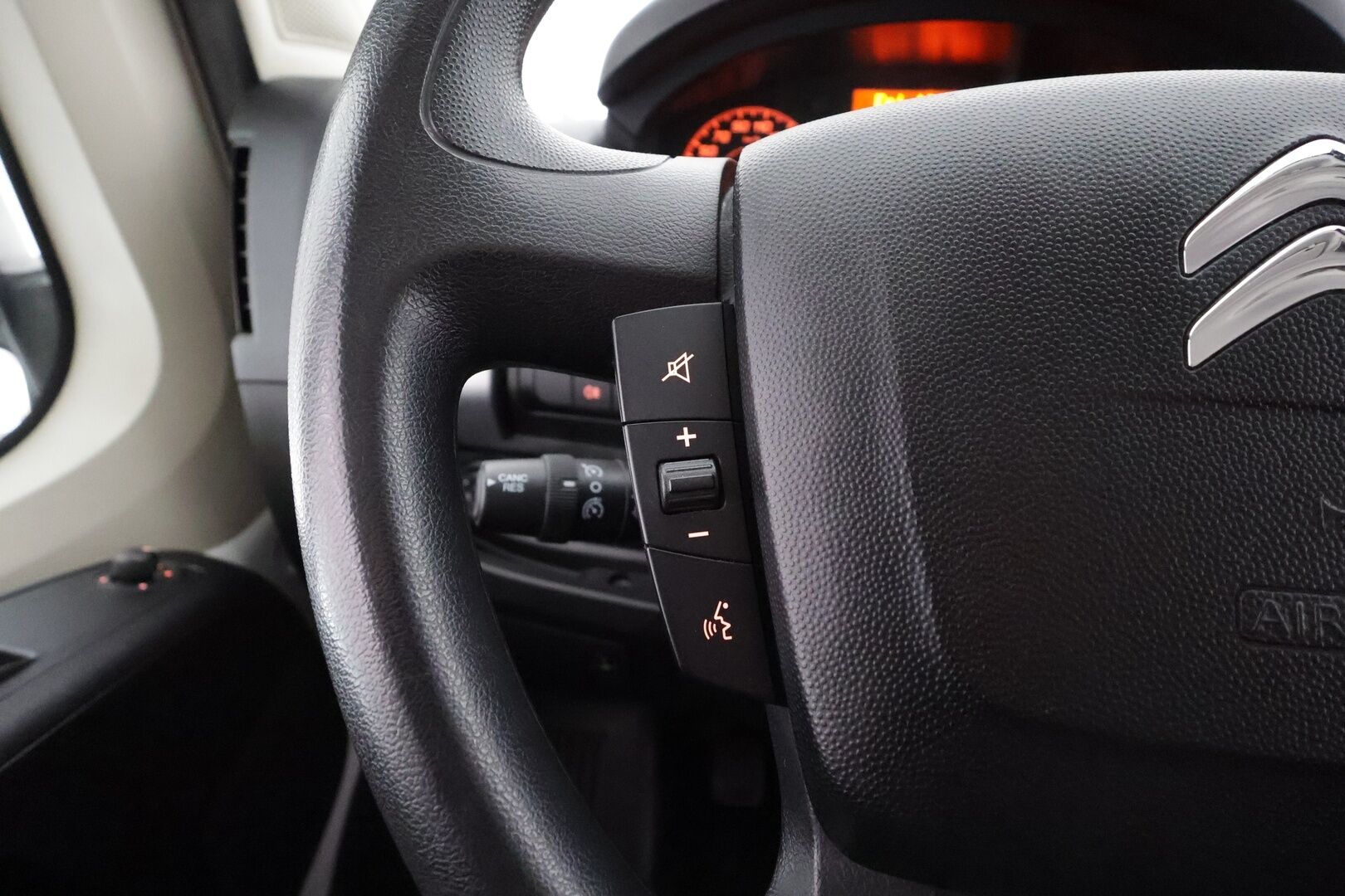 Citroen Jumper 2018 BlueHDi 130 35 L2H1 * Vakkari / Webasto / Koukku / Bluetooth / ALV / 2x Renkaat * - 1.Om Suomi-auto - HULLUT AVAJAISHULINAT KORKOTARJOUS 3,29 %