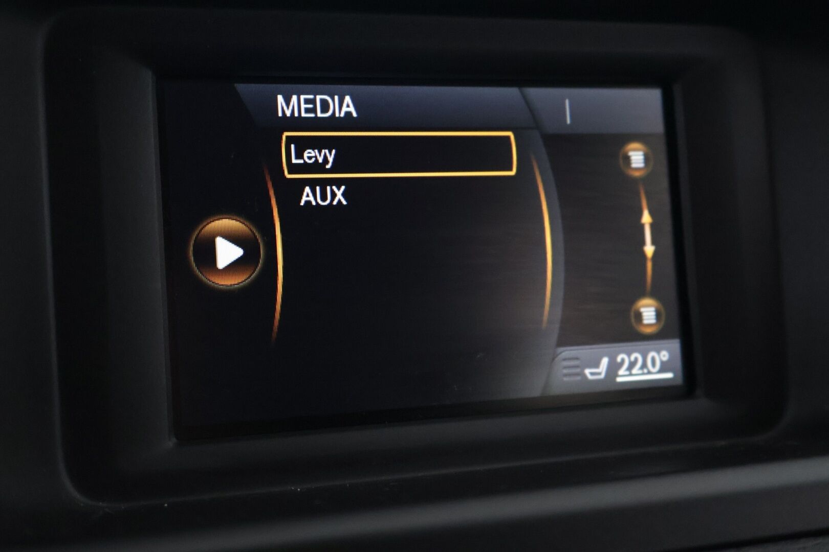 Volvo V40 2018 T2 Kinetic - T2 Kinetic | Suomi-auto | Xenon | Digimittaristo | Vakkari | Lohkolämmitin