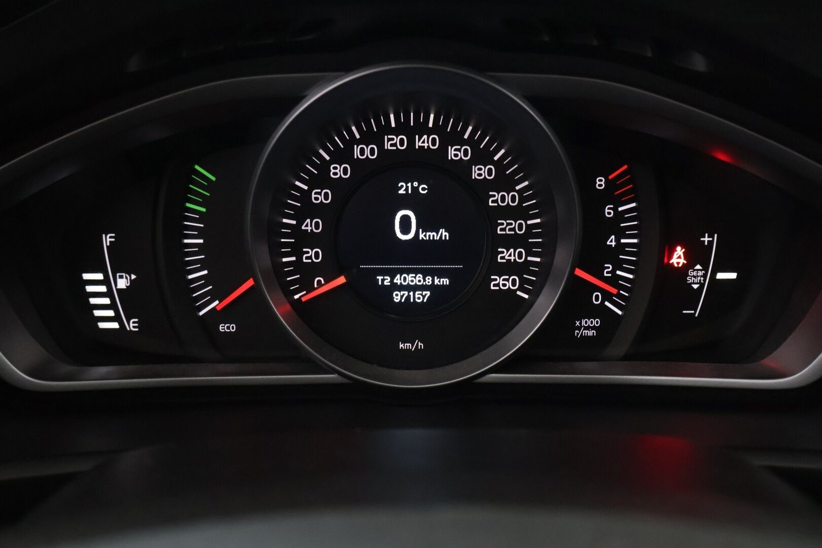Volvo V40 2018 T2 Kinetic - T2 Kinetic | Suomi-auto | Xenon | Digimittaristo | Vakkari | Lohkolämmitin