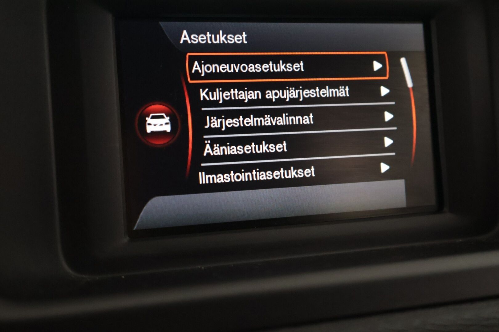 Volvo V40 2018 T2 Kinetic - T2 Kinetic | Suomi-auto | Xenon | Digimittaristo | Vakkari | Lohkolämmitin