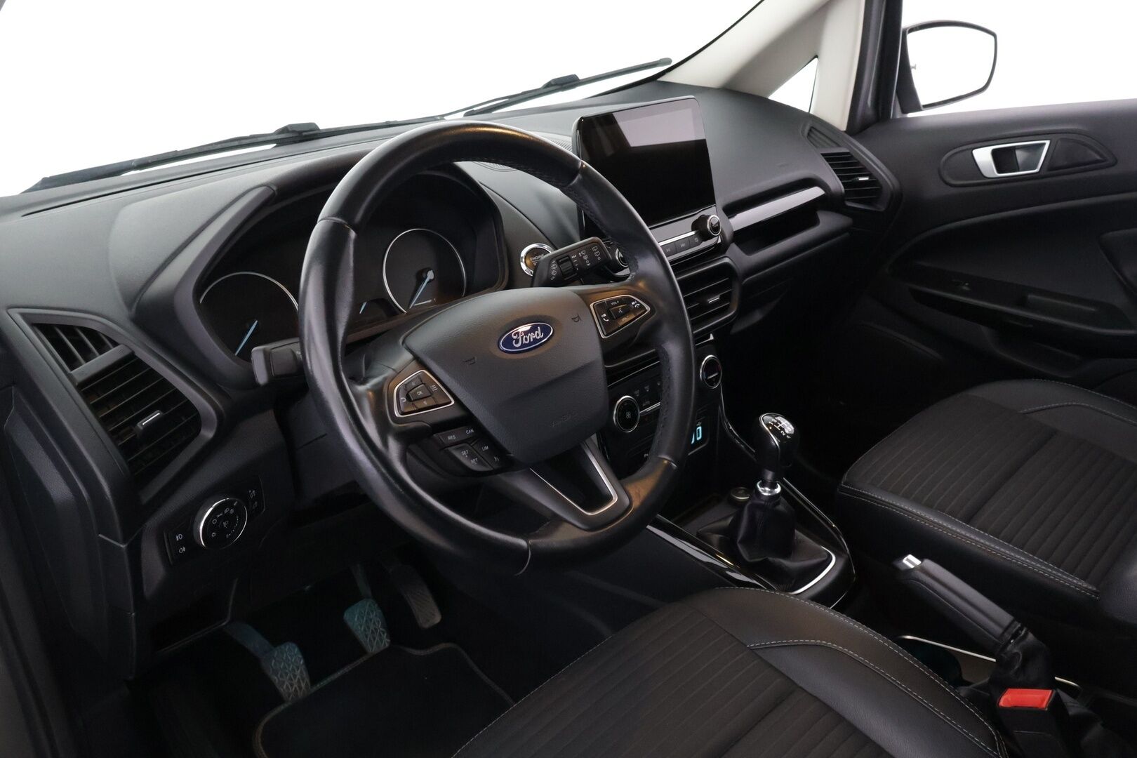 Ford Ecosport 2018 Ford Ecosport 1,0 EcoBoost 140hv M6 Titanium 5-ovinen / P-kamera / Apple&Android / Vakkari / Lohko / Puolinahat - Suomi-auto / 2x renkaat alumiinivanteilla / Edulliset käyttökustannukset
