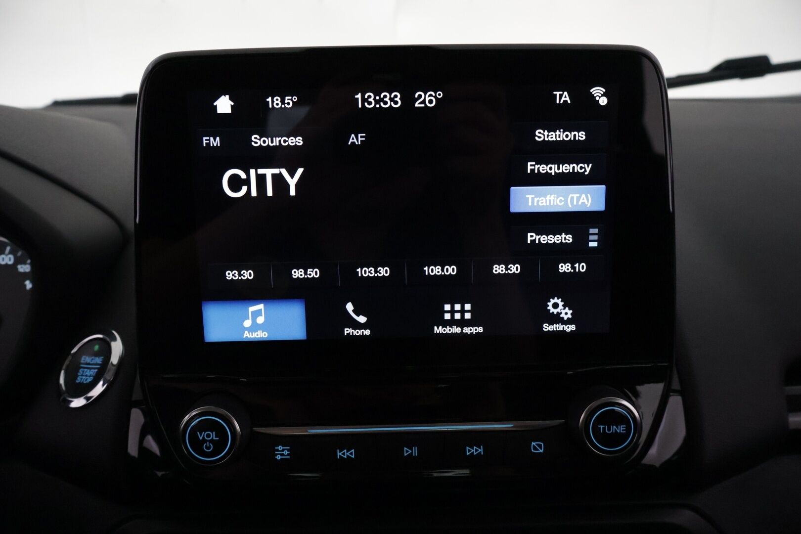 Ford Ecosport 2018 Ford Ecosport 1,0 EcoBoost 140hv M6 Titanium 5-ovinen / P-kamera / Apple&Android / Vakkari / Lohko / Puolinahat - Suomi-auto / 2x renkaat alumiinivanteilla / Edulliset käyttökustannukset