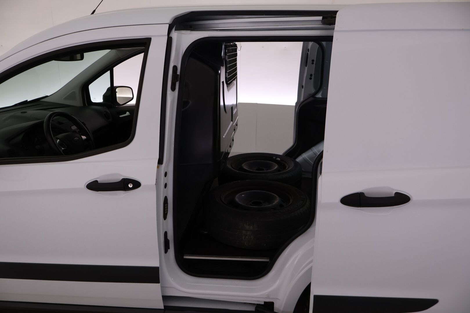 Ford Transit Courier 2018 1,5 TDCi 75 hv M6 Trend - YritysOutlet - Myydään vain yrityksille - *ALV-vähennyskelpoinen / Läpilastattava / Suomi-auto / Lohkolämmitin / Lämmitettävä tuulilasi / 2x peltivanteet & renkaat*