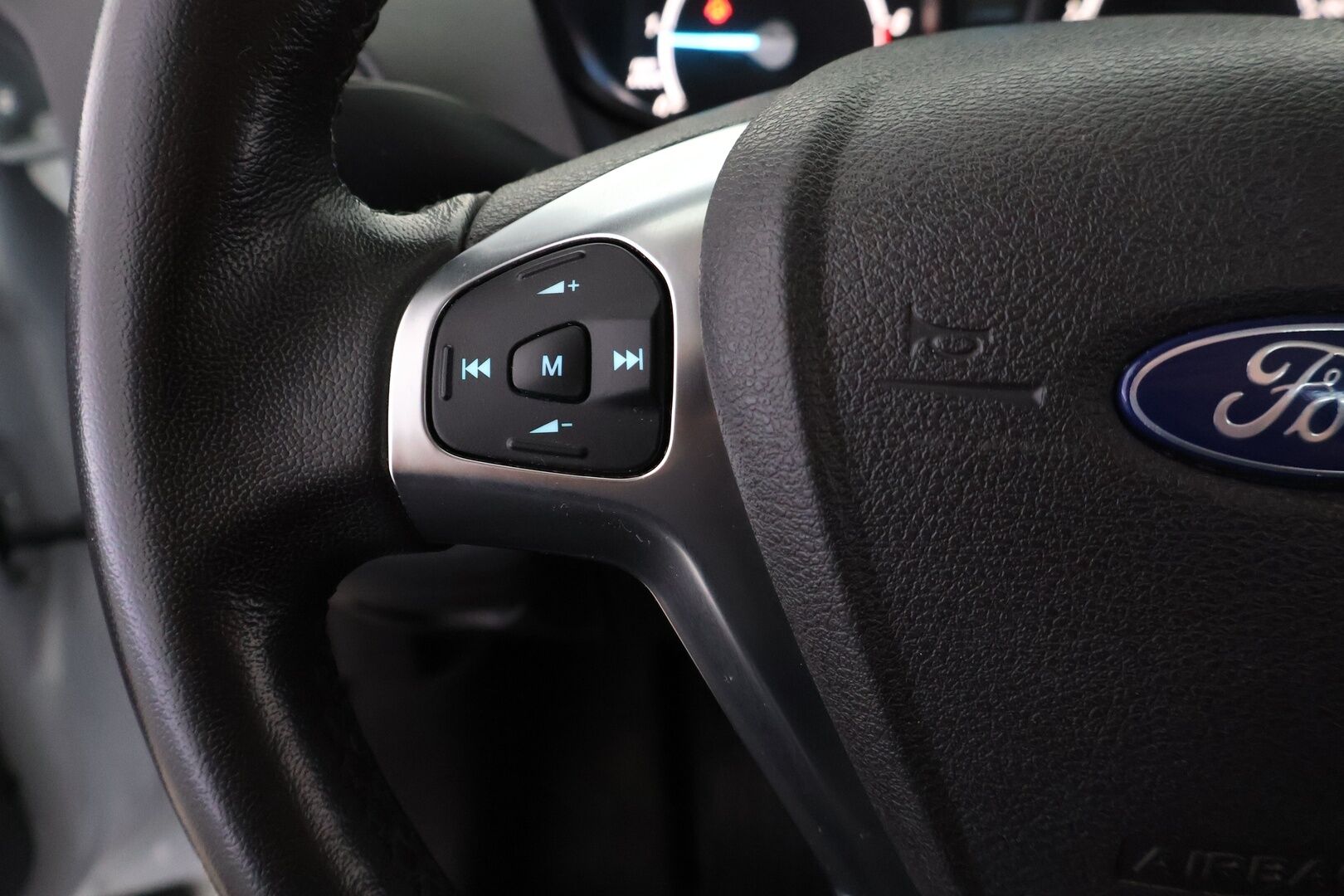 Ford Transit Courier 2018 1,5 TDCi 75 hv M6 Trend - YritysOutlet - Myydään vain yrityksille - *ALV-vähennyskelpoinen / Läpilastattava / Suomi-auto / Lohkolämmitin / Lämmitettävä tuulilasi / 2x peltivanteet & renkaat*