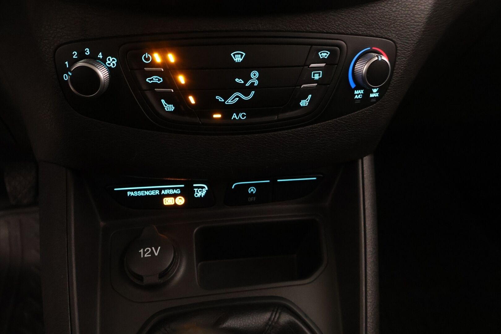 Ford Transit Courier 2018 1,5 TDCi 75 hv M6 Trend - YritysOutlet - Myydään vain yrityksille - *ALV-vähennyskelpoinen / Läpilastattava / Suomi-auto / Lohkolämmitin / Lämmitettävä tuulilasi / 2x peltivanteet & renkaat*