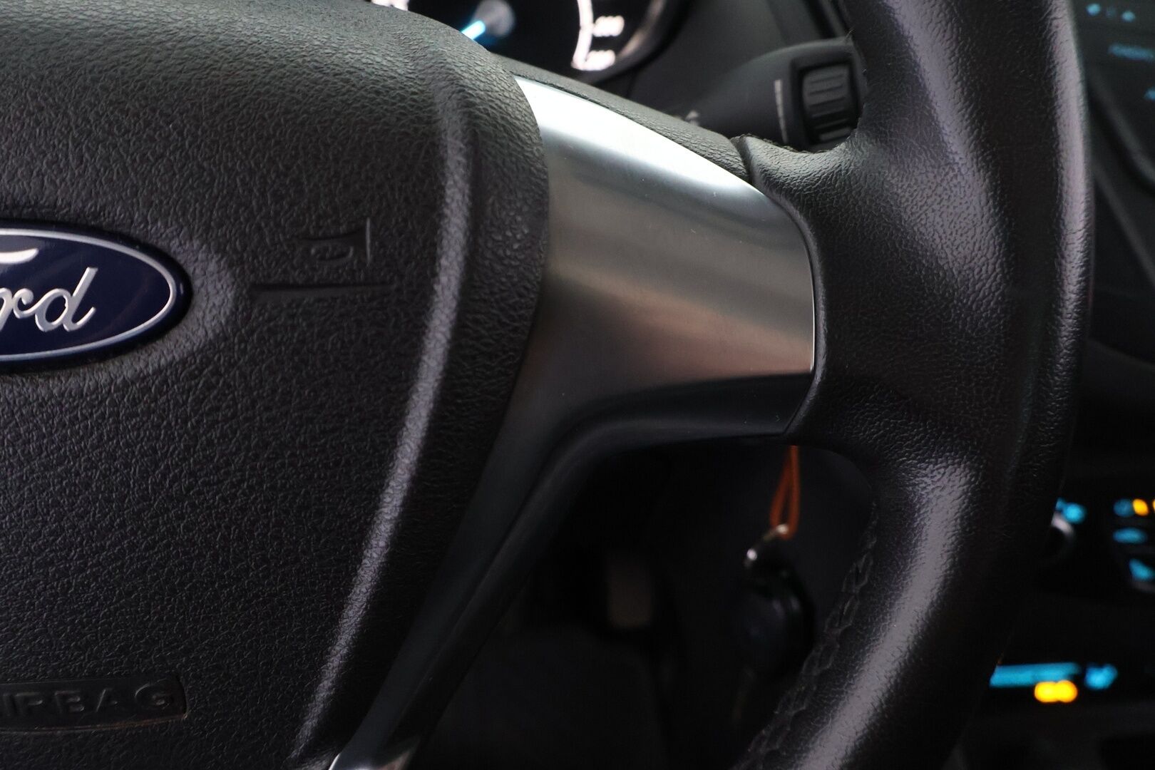 Ford Transit Courier 2018 1,5 TDCi 75 hv M6 Trend - YritysOutlet - Myydään vain yrityksille - *ALV-vähennyskelpoinen / Läpilastattava / Suomi-auto / Lohkolämmitin / Lämmitettävä tuulilasi / 2x peltivanteet & renkaat*