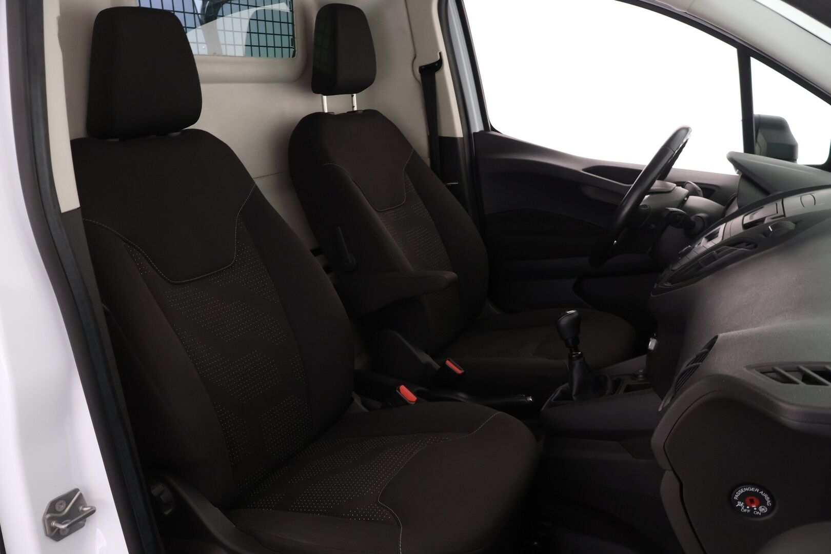 Ford Transit Courier 2018 1,5 TDCi 75 hv M6 Trend - YritysOutlet - Myydään vain yrityksille - *ALV-vähennyskelpoinen / Läpilastattava / Suomi-auto / Lohkolämmitin / Lämmitettävä tuulilasi / 2x peltivanteet & renkaat*