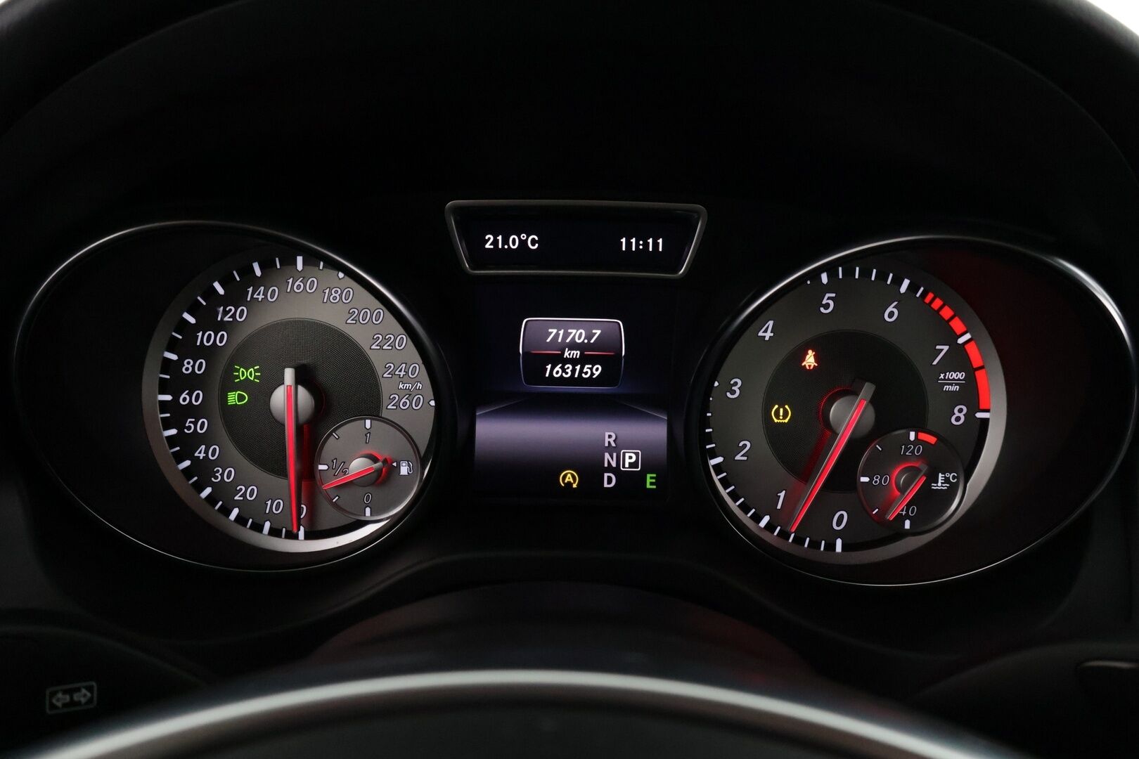 Mercedes-Benz CLA 2015 180 A Premium Business AMG - ** Vakkari / Nahka-alcantara / Navi / Kahdet renkaat **
