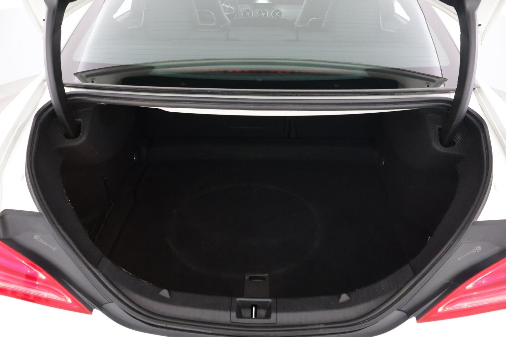 Mercedes-Benz CLA 2015 180 A Premium Business AMG - ** Vakkari / Nahka-alcantara / Navi / Kahdet renkaat **