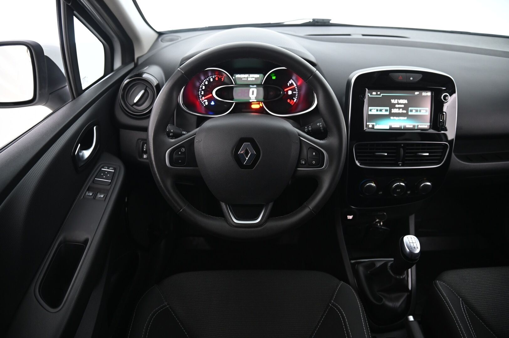 Renault Clio 2018 Sport Tourer TCe 90 Zen*Koukku /Vakionopeudensäädin /Bass Reflex / Penkinlämmitin / Lohkolömmitin Sisätilanpistokkeella* - Suomi-auto / Navigointi / Bluetooth / Ajotietokone / 2x Avain