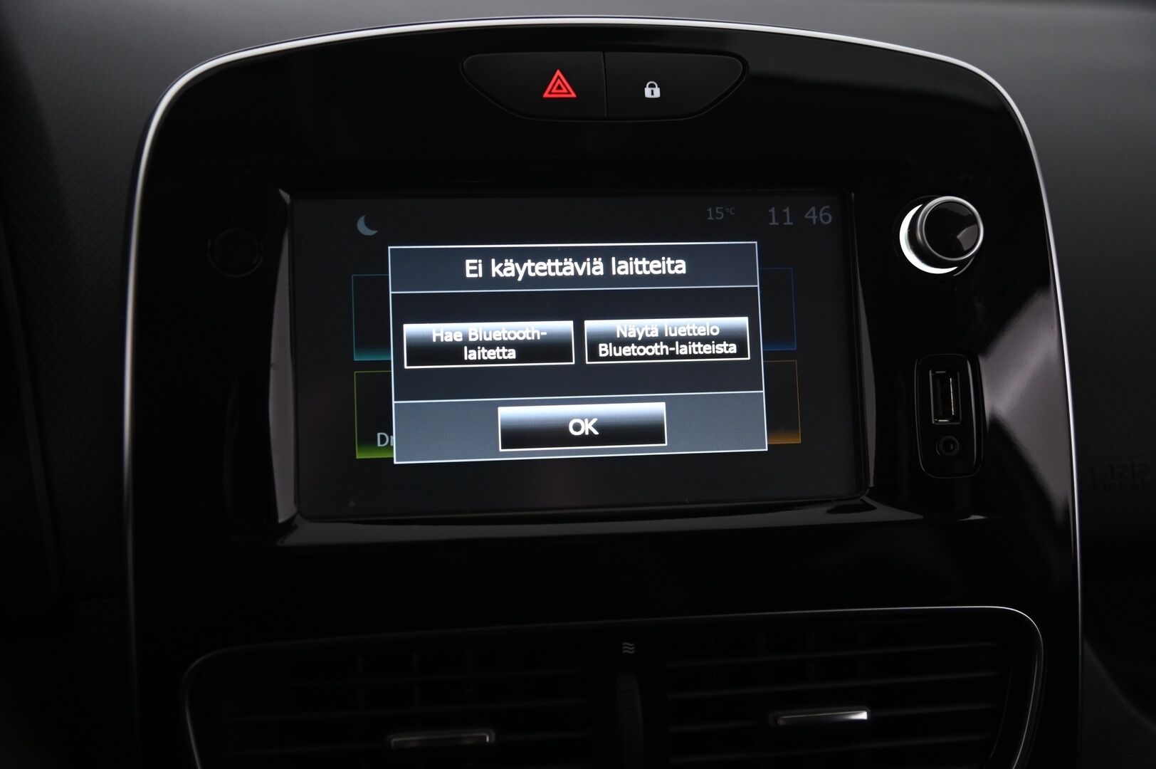 Renault Clio 2018 Sport Tourer TCe 90 Zen*Koukku /Vakionopeudensäädin /Bass Reflex / Penkinlämmitin / Lohkolömmitin Sisätilanpistokkeella* - Suomi-auto / Navigointi / Bluetooth / Ajotietokone / 2x Avain