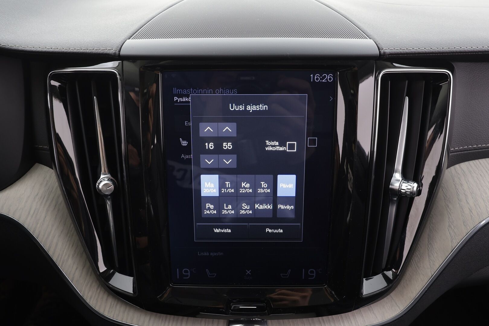 Volvo XC60 2018 T8 AWD Inscription aut - | Webasto | Ilma-alusta | Pilot assist | Panorama | P. Kamera | Vetokoukku | Sporttipenkki Muistilla | Full-LED |