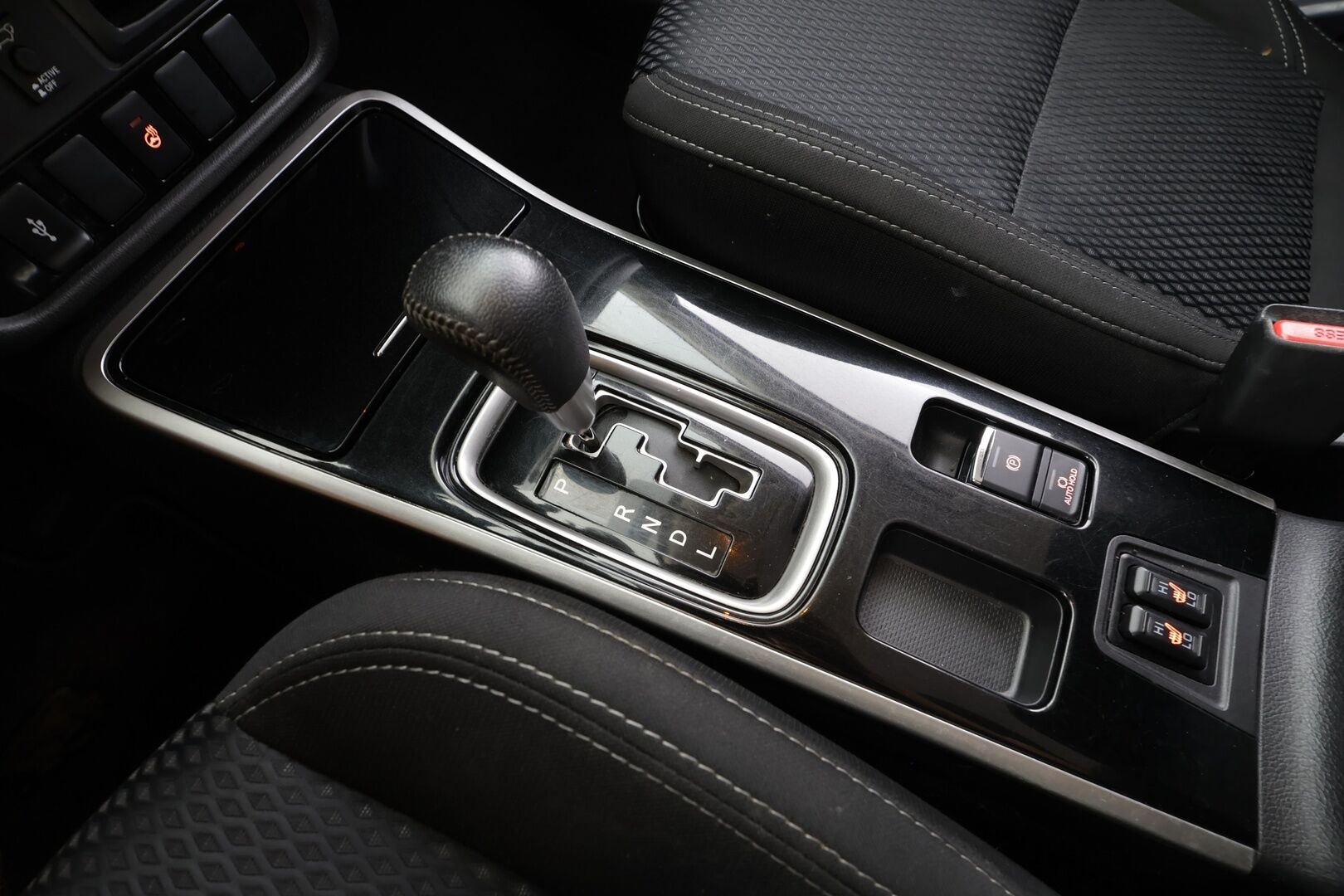 Mitsubishi Outlander 2019 2,0 MIVEC Active 2WD CVT 7P - | P.Kamera | Vakkari | Bluetooth | Apple&Android | Ratinlämmitys | Keyless | Facelift | Suomi-auto |