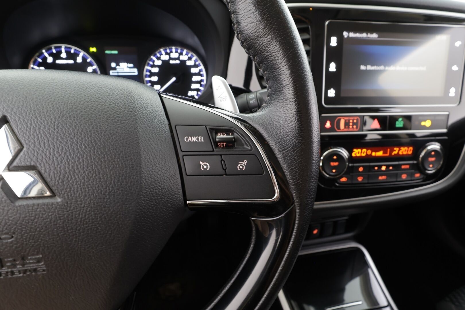 Mitsubishi Outlander 2019 2,0 MIVEC Active 2WD CVT 7P - | P.Kamera | Vakkari | Bluetooth | Apple&Android | Ratinlämmitys | Keyless | Facelift | Suomi-auto |