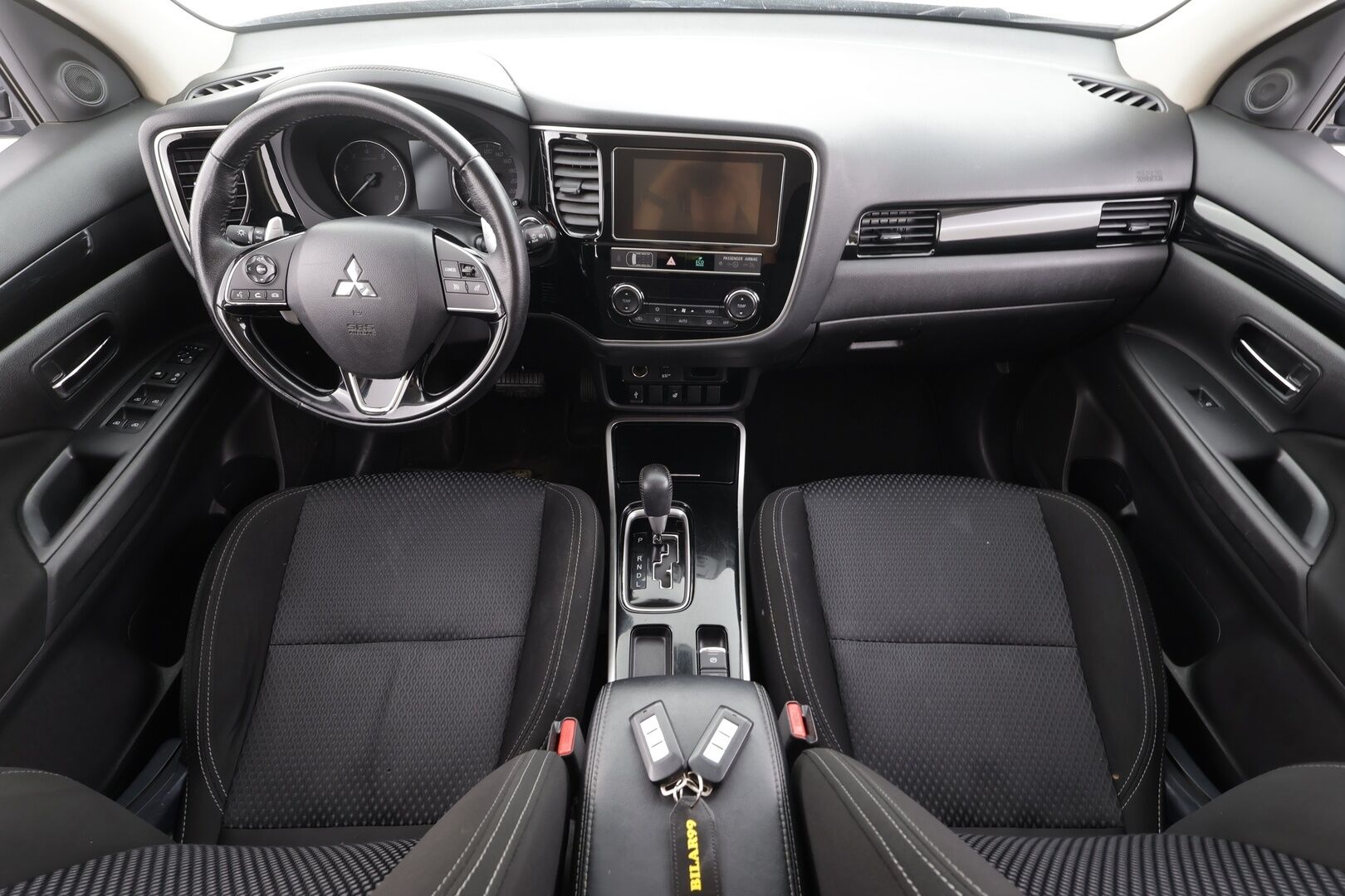 Mitsubishi Outlander 2019 2,0 MIVEC Active 2WD CVT 7P - | P.Kamera | Vakkari | Bluetooth | Apple&Android | Ratinlämmitys | Keyless | Facelift | Suomi-auto |