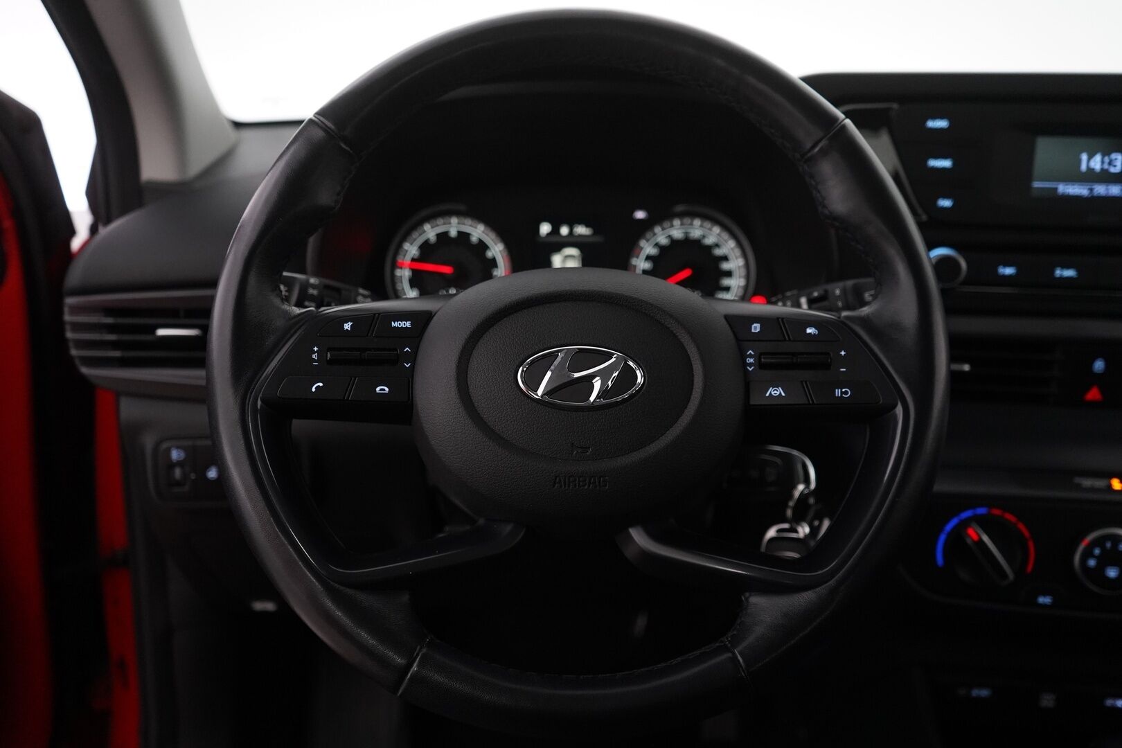 Hyundai i20 Hatchback 2021 1,0 T-GDI 100 hv 7-DCT Fresh *Kaistavahti / Vakkari / Tutka / Ratinlämmitin* - 1-om. Suomi-auto / Juuri huollettu 