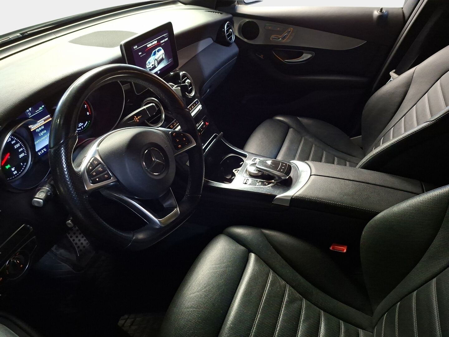 Mercedes-Benz GLC 2018 350 e 4MATIC A Premium Business AMG - Vetokoukku | Panoraama | Ilmastoidut Nahkapenkit | P.Kamera | BLIS | Vakkari | Upea!