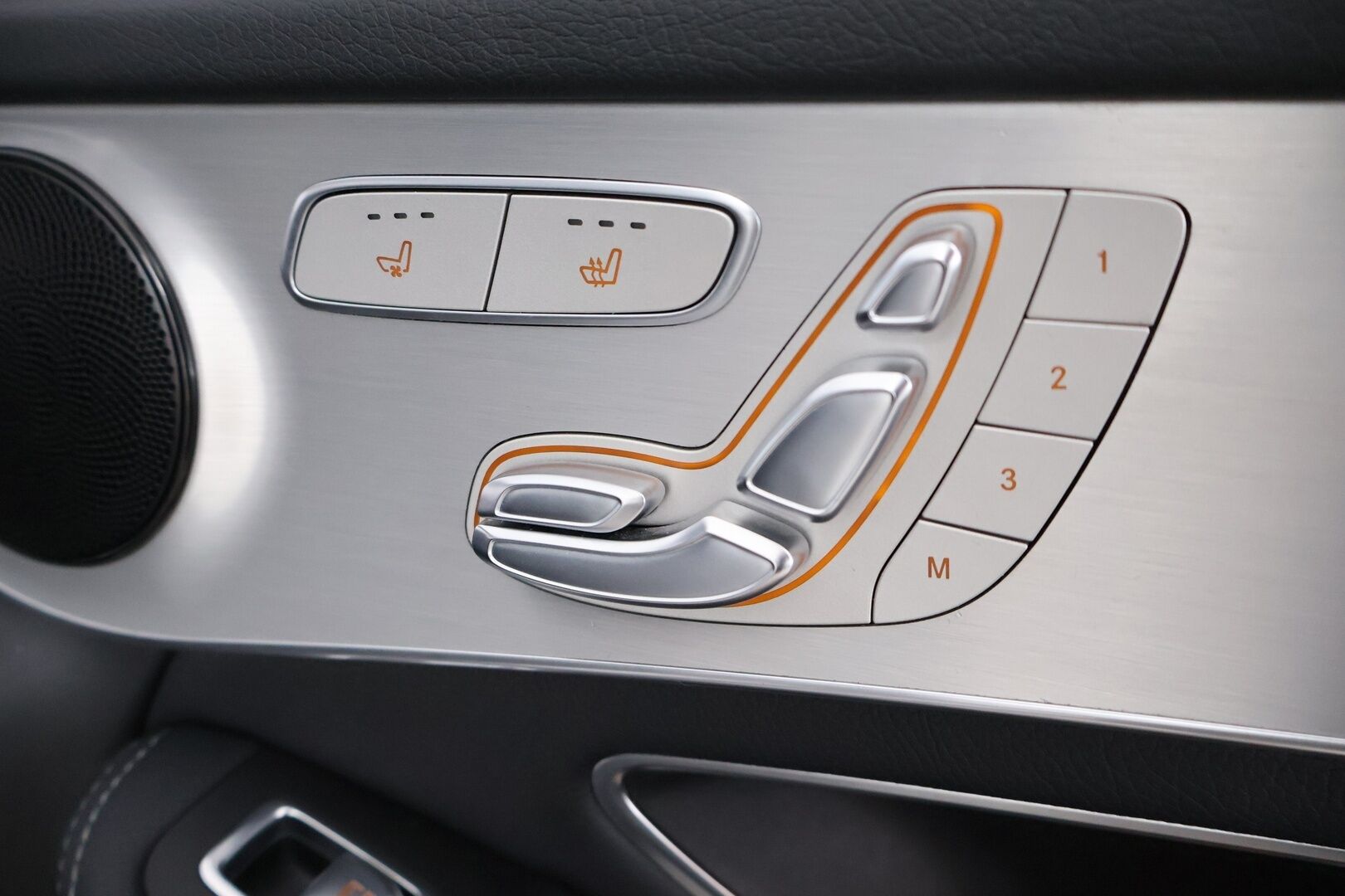 Mercedes-Benz GLC 2018 350 e 4MATIC A Premium Business AMG - Panoraama | Ilmastoidut Nahat | Peruutuskamera | Vetokoukku | ILS LED | Comand Navi | SoH 53%!