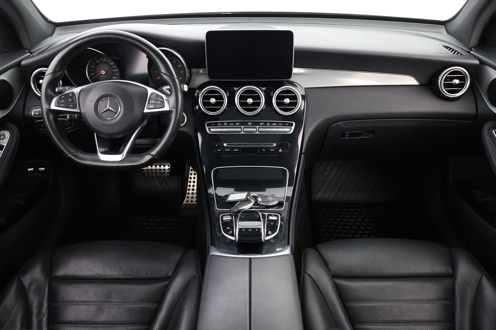 Mercedes-Benz GLC 2018 350 e 4MATIC A Premium Business AMG - Panoraama | Ilmastoidut Nahat | Peruutuskamera | Vetokoukku | ILS LED | Comand Navi | SoH 53%!