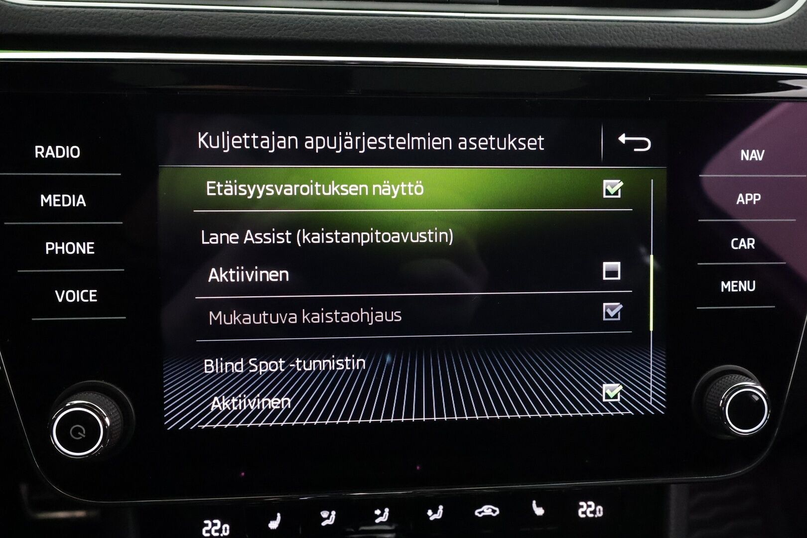 Skoda Superb 2019 2,0 TDI 190 4x4 SportLine DSG * Webasto / ACC / Xenon / P.Kamera / Muistipenkki / Canton / Lasikattoluukku / Keyless * - Suomi-auto / Kahdet renkaat aluvanteilla