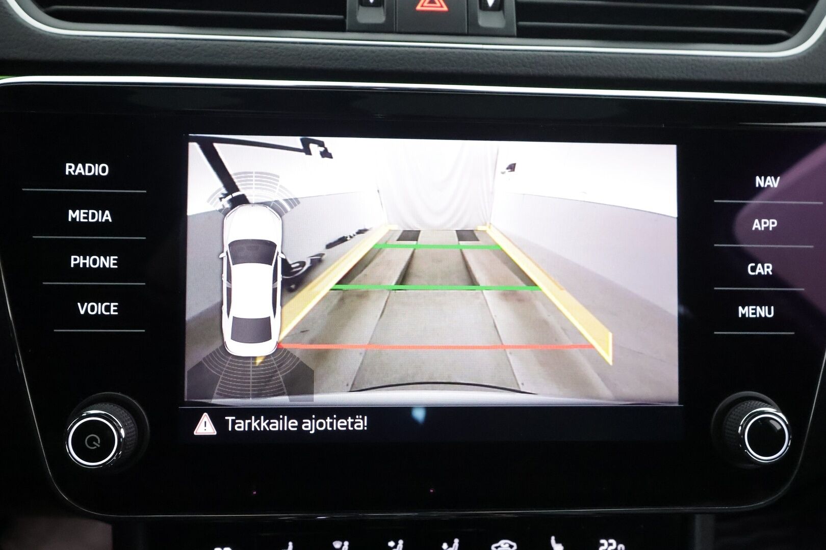 Skoda Superb 2019 2,0 TDI 190 4x4 SportLine DSG * Webasto / ACC / Xenon / P.Kamera / Muistipenkki / Canton / Lasikattoluukku / Keyless * - Suomi-auto / Kahdet renkaat aluvanteilla