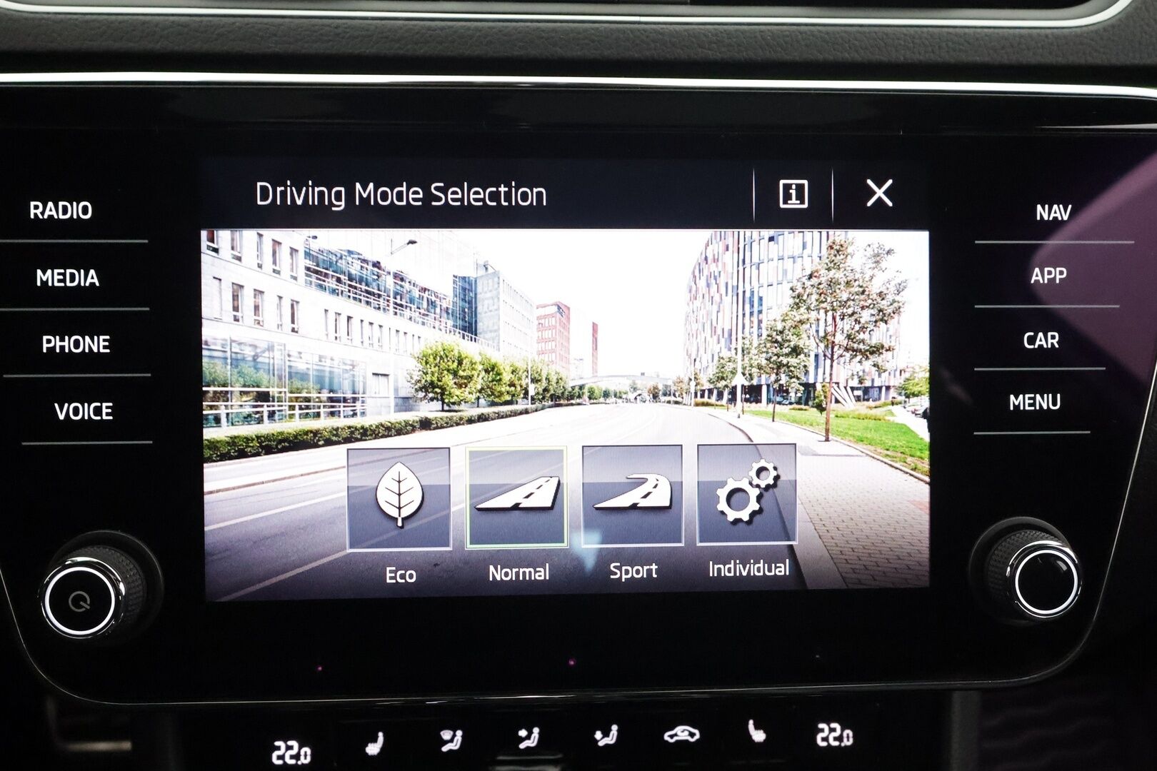 Skoda Superb 2019 2,0 TDI 190 4x4 SportLine DSG * Webasto / ACC / Xenon / P.Kamera / Muistipenkki / Canton / Lasikattoluukku / Keyless * - Suomi-auto / Kahdet renkaat aluvanteilla - HULLUT AVAJAISHULINAT KORKOTARJOUS 3,29 %