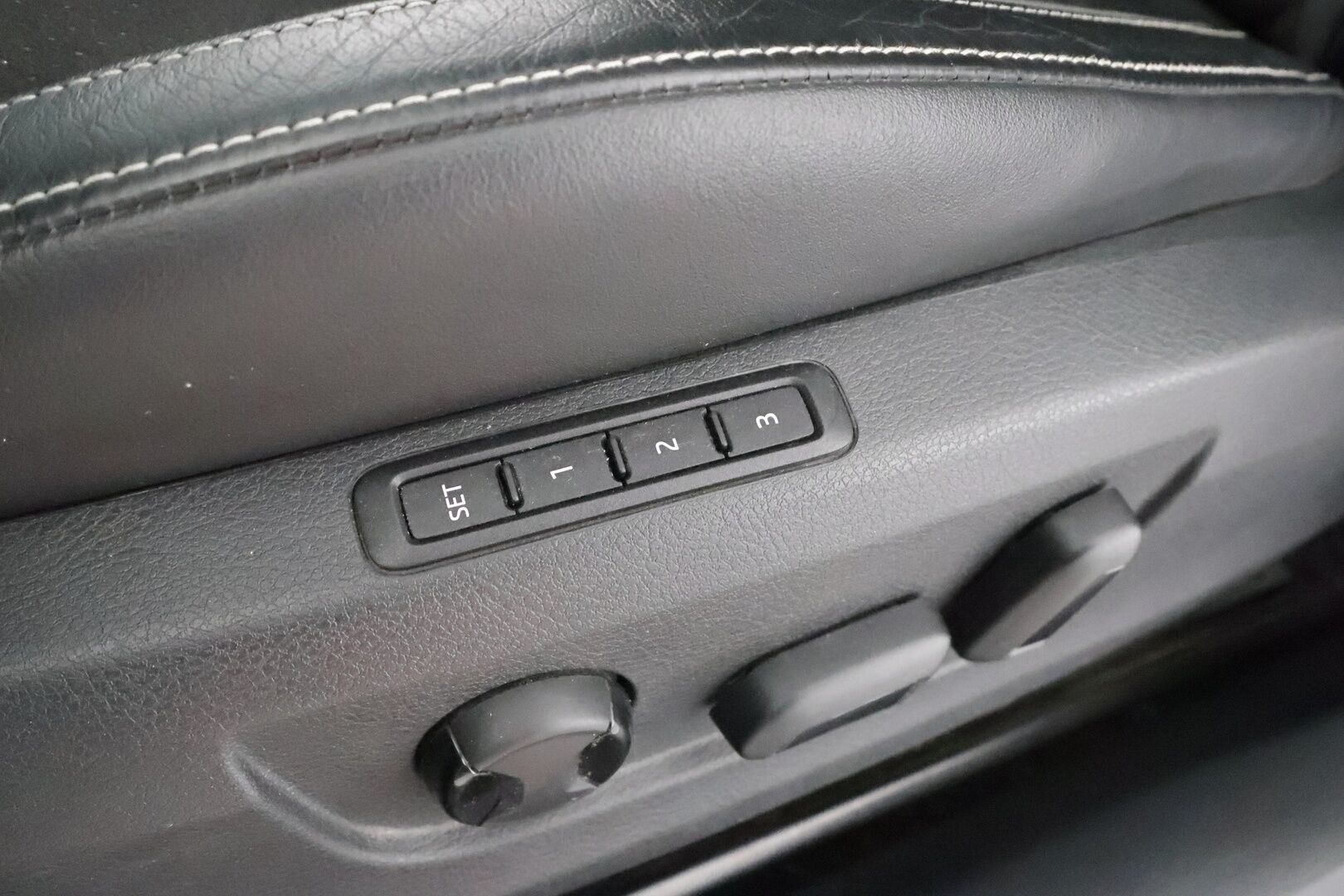 Skoda Superb 2019 2,0 TDI 190 4x4 SportLine DSG * Webasto / ACC / Xenon / P.Kamera / Muistipenkki / Canton / Lasikattoluukku / Keyless * - Suomi-auto / Kahdet renkaat aluvanteilla