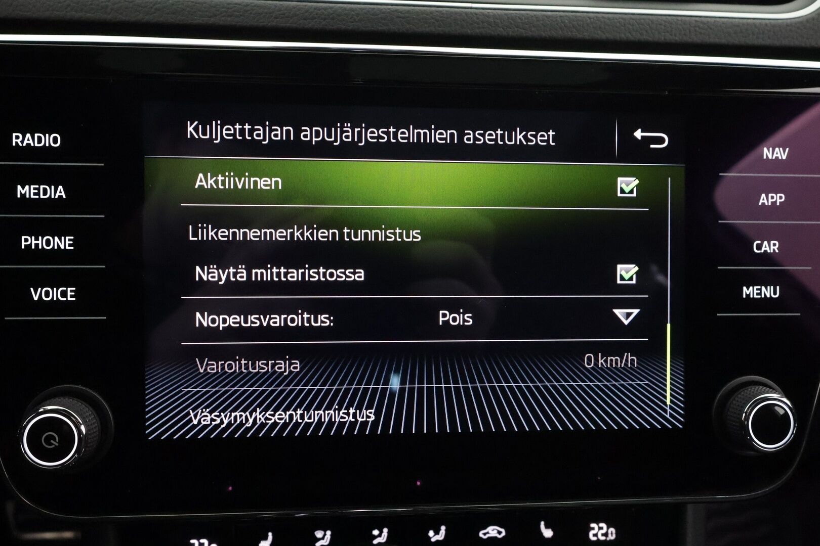 Skoda Superb 2019 2,0 TDI 190 4x4 SportLine DSG * Webasto / ACC / Xenon / P.Kamera / Muistipenkki / Canton / Lasikattoluukku / Keyless * - Suomi-auto / Kahdet renkaat aluvanteilla