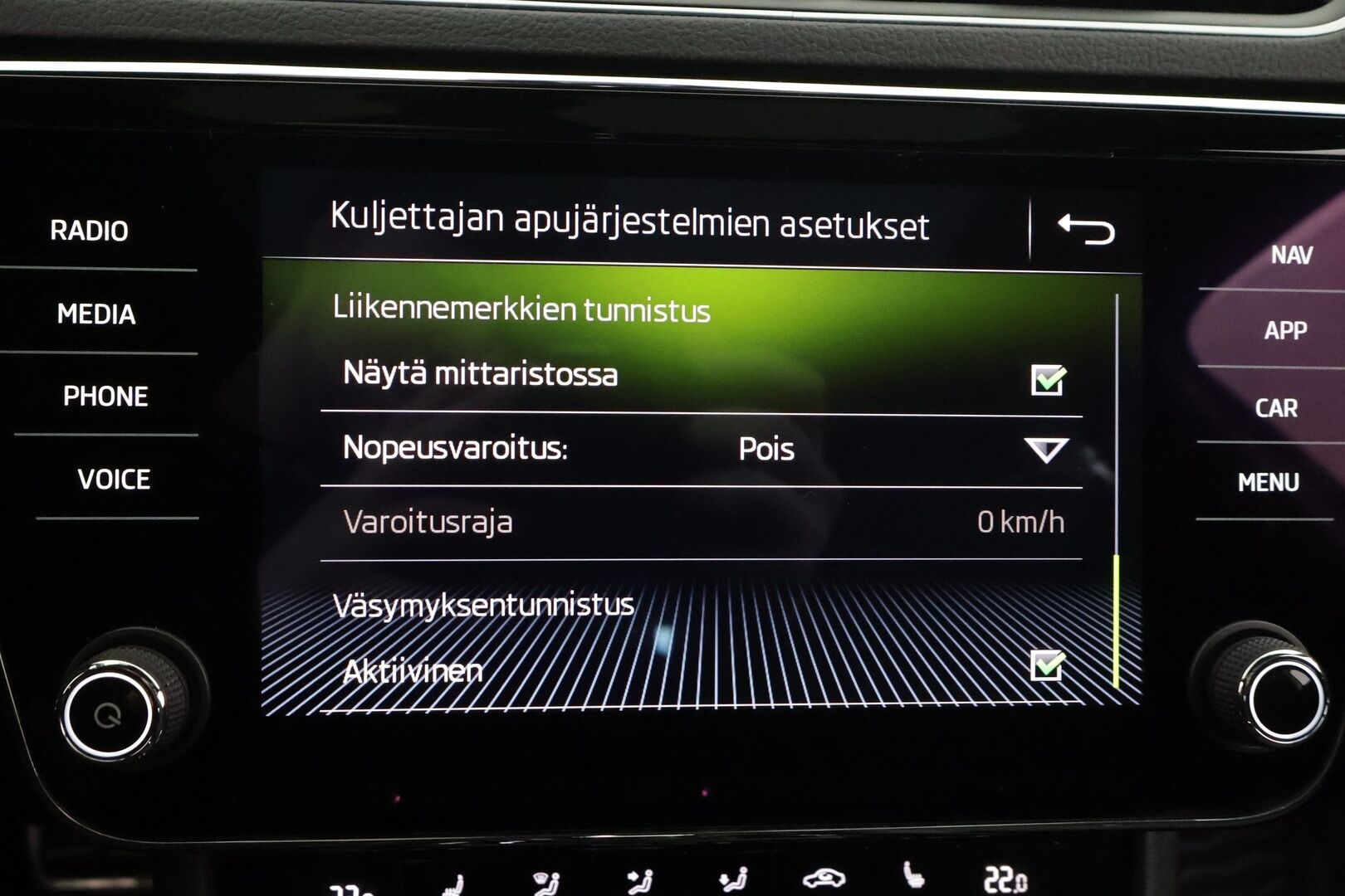 Skoda Superb 2019 2,0 TDI 190 4x4 SportLine DSG * Webasto / ACC / Xenon / P.Kamera / Muistipenkki / Canton / Lasikattoluukku / Keyless * - Suomi-auto / Kahdet renkaat aluvanteilla