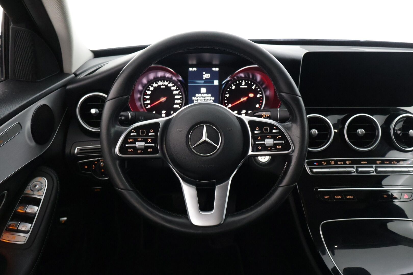 Mercedes-Benz C 2019 200 d A Business Avantgarde - Siisti C-sarjalainen / Tulossa myyntiin! 