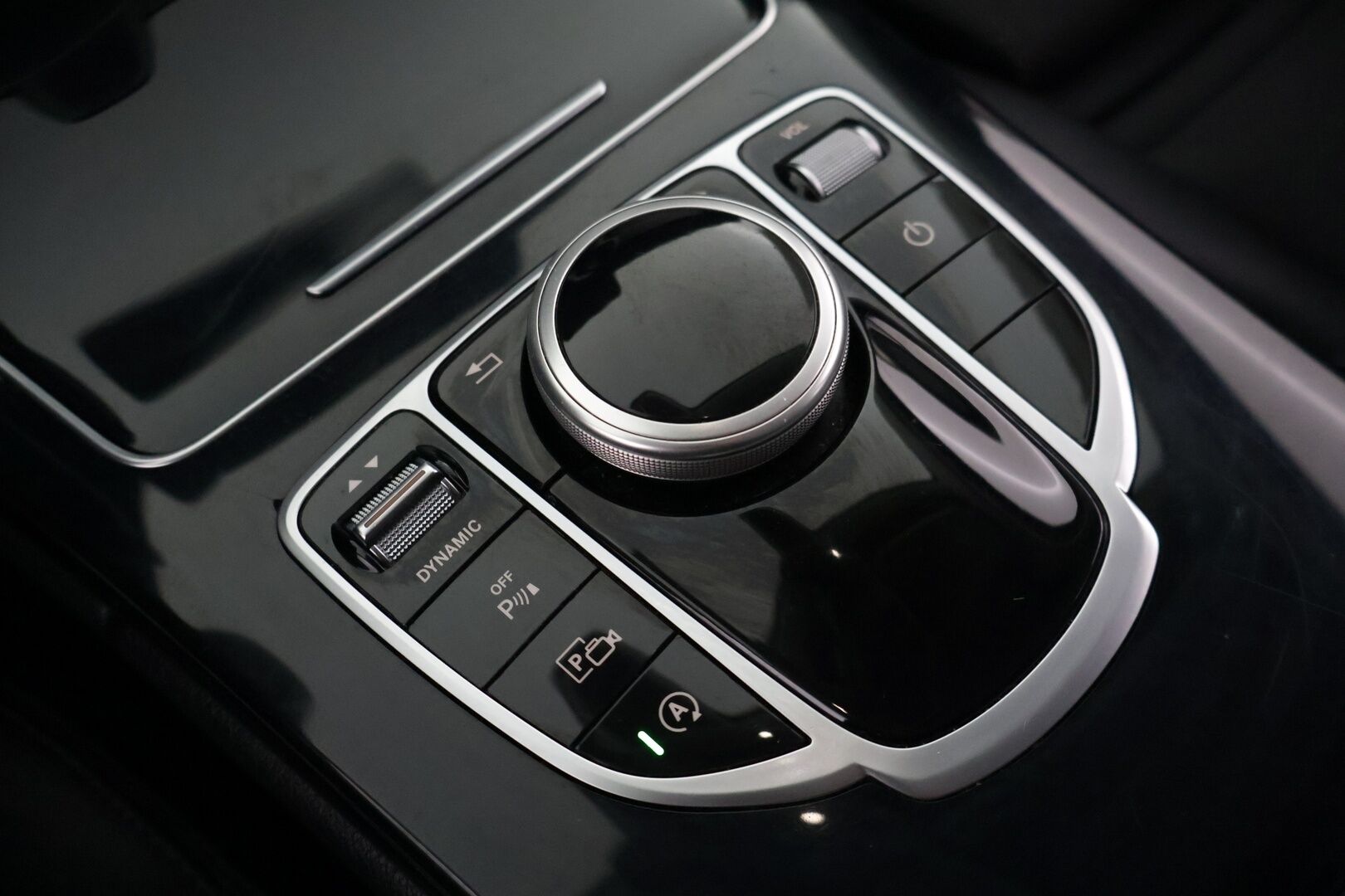 Mercedes-Benz C 2019 200 d A Business Avantgarde * Facelift / Vakkari / Navi / P-kamera / Suomi-Auto * - * Tyylikäs C-sarjan Mersu hyvillä varusteilla! *