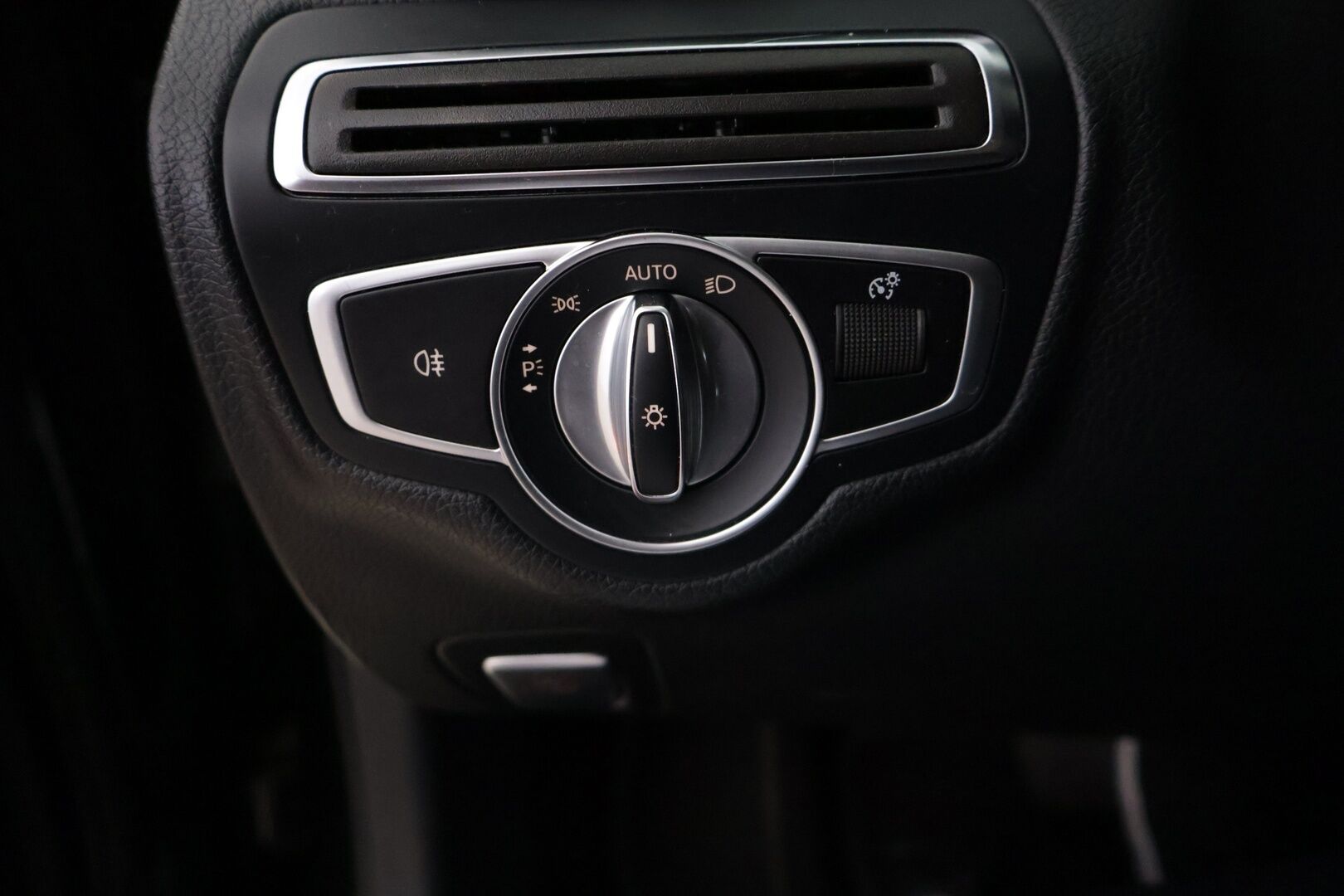 Mercedes-Benz C 2019 200 d A Business Avantgarde * Facelift / Vakkari / Navi / P-kamera / Suomi-Auto * - * Tyylikäs C-sarjan Mersu hyvillä varusteilla! *