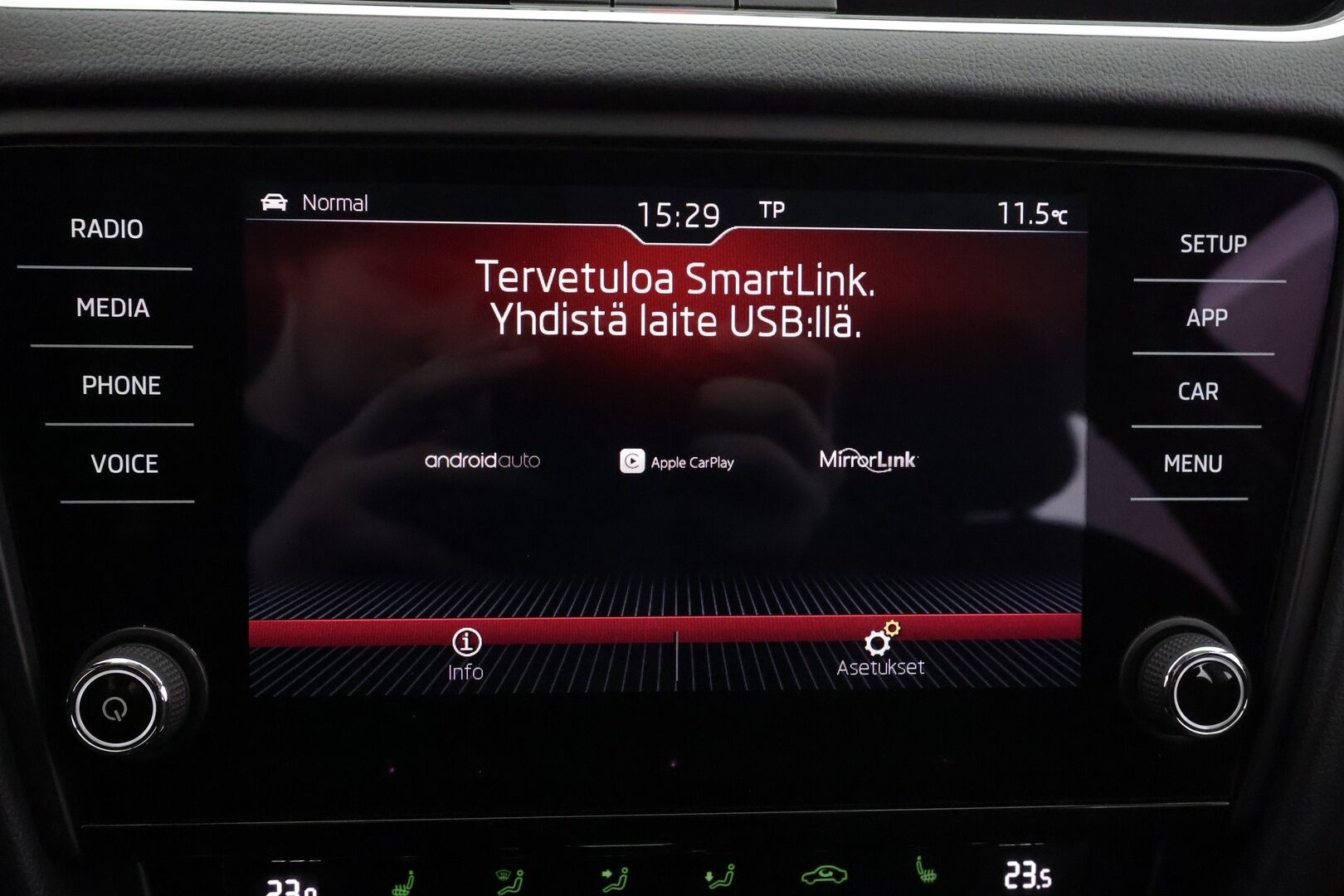 Skoda Octavia 2019 Combi 2,0 TSI 190 Style DSG * Vakkari / Webasto / LED / P.kamera / Apple&Android / Keyless * - Suomi-auto / Kahdet Renkaat