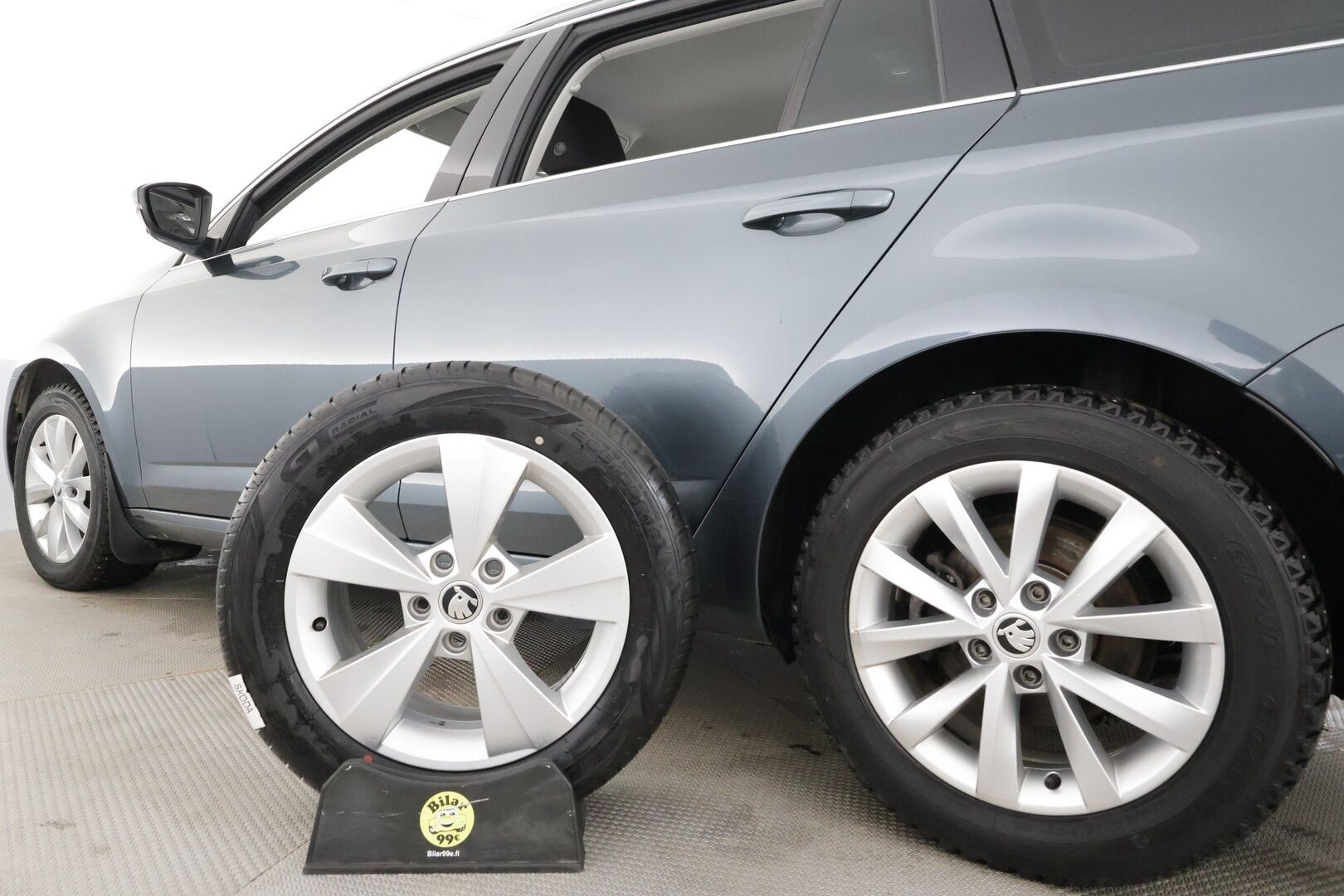 Skoda Octavia 2019 Combi 2,0 TSI 190 Style DSG * Vakkari / Webasto / LED / P.kamera / Apple&Android / Keyless * - Suomi-auto / Kahdet Renkaat