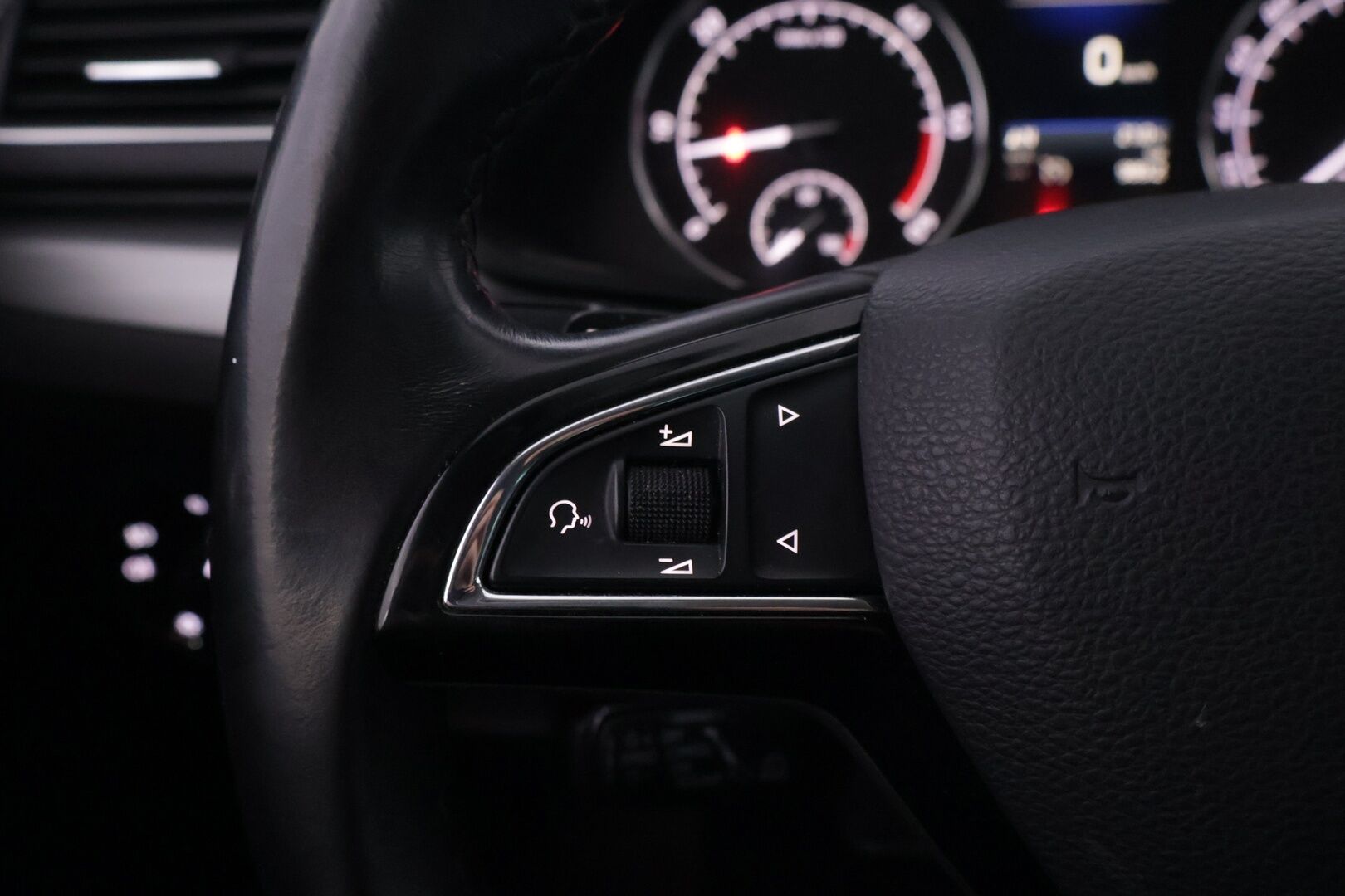Skoda Superb 2019 2,0 TDI 150 Style BusinessLine DSG Autom. - ACC | Canton | Webasto | Muistipenkki | P.Kamera | Tutkat | KeyLessGo