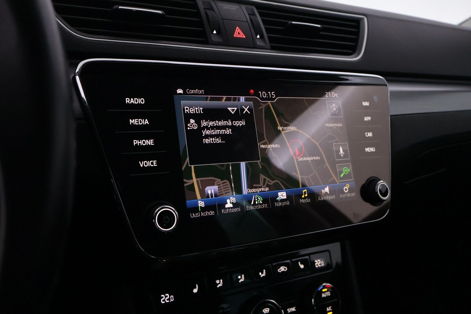 Skoda Superb 2019 2,0 TDI 150 Style BusinessLine DSG Autom. - ACC | Canton | Webasto | Muistipenkki | P.Kamera | Tutkat | KeyLessGo