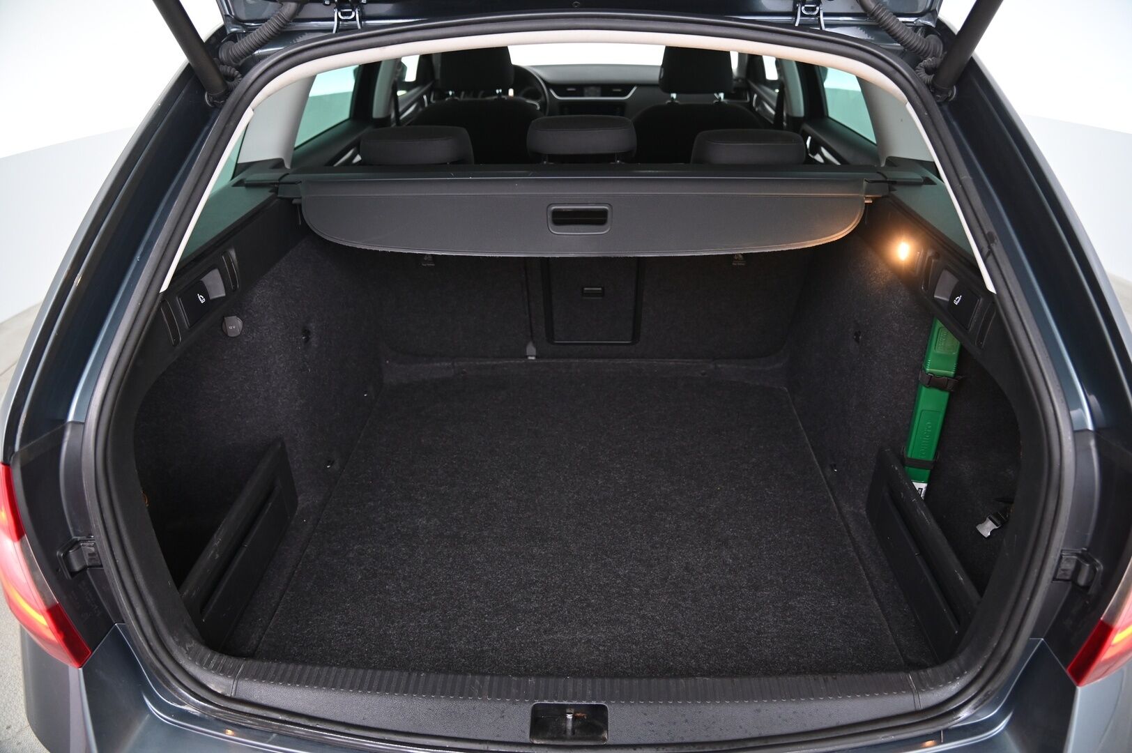 Skoda Octavia 2019 Combi 1,0 TSI Style DSG Autom. - ACC | Webasto | Koukku | Kamera | Kessy | Suomiauto | Blis | LED | Lämpöratti | Penkinlämmitys edessä&takana