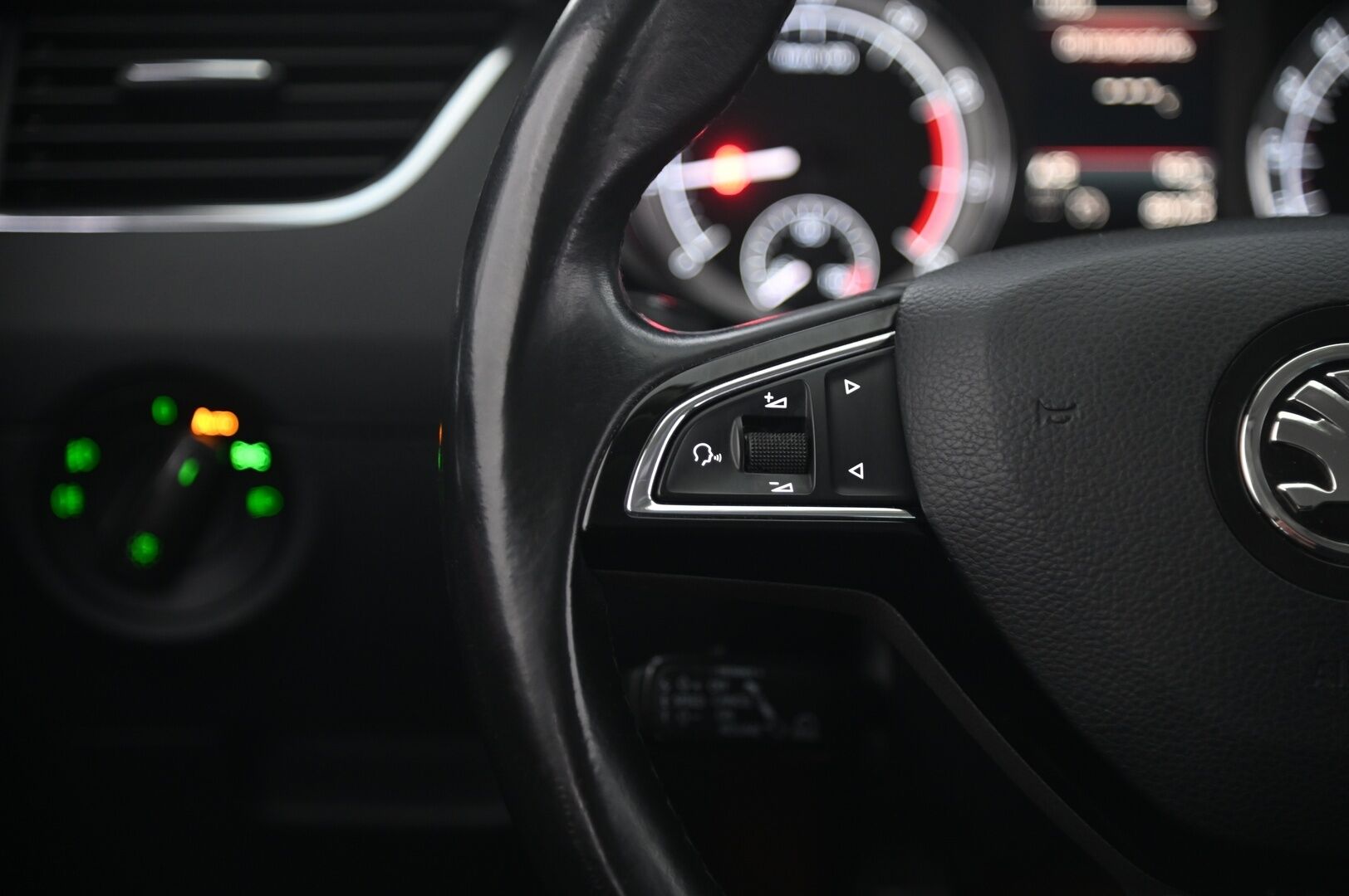 Skoda Octavia 2019 Combi 1,0 TSI Style DSG Autom. - ACC | Webasto | Koukku | Kamera | Kessy | Suomiauto | Blis | LED | Lämpöratti | Penkinlämmitys edessä&takana