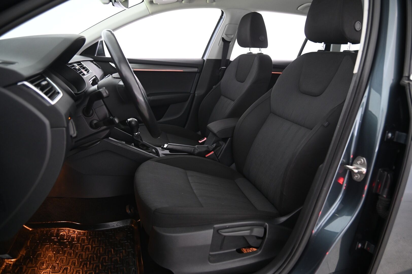 Skoda Octavia 2019 Combi 1,0 TSI Style DSG Autom. - ACC | Webasto | Koukku | Kamera | Kessy | Suomiauto | Blis | LED | Lämpöratti | Penkinlämmitys edessä&takana