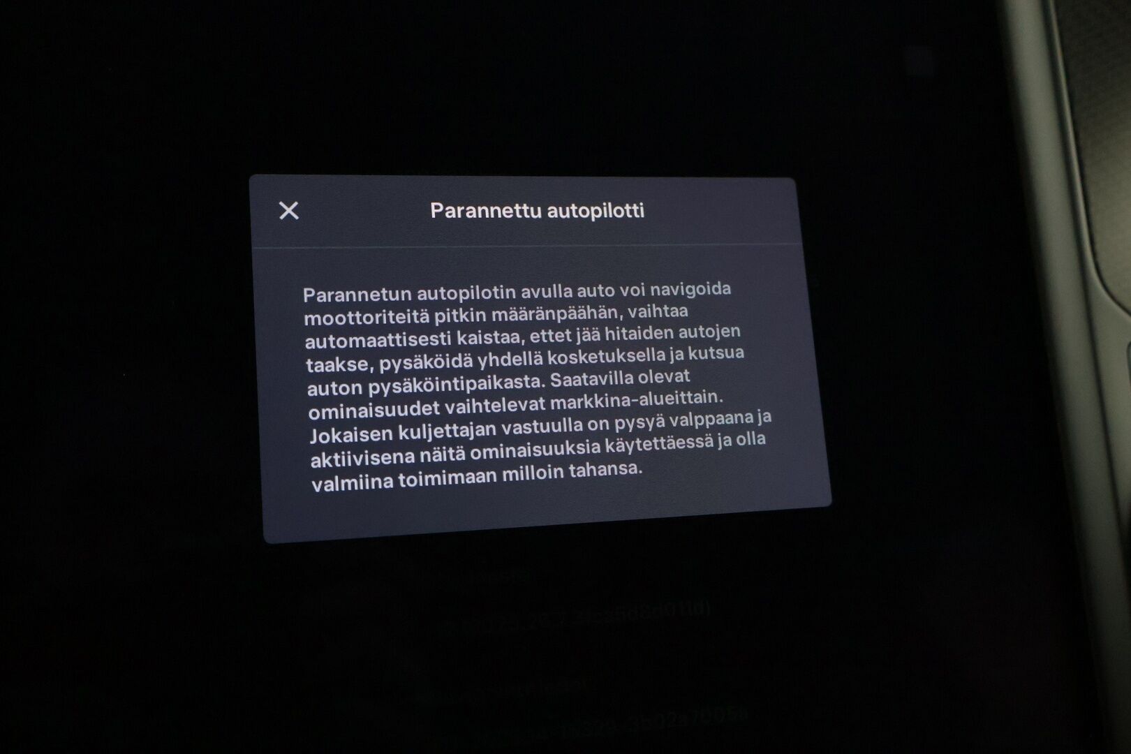 Tesla Model X 2018 100 D 6-Paik * LED / Adapt. Vak / Ilma-alusta / P-Kamera / Kaistavahti / Navi * - 3,99 % KORKOTARJOUS TÄHÄN AUTOON 7.9. ASTI! - Kummatkin renkaat kunnossa / Katsastus 9/26 / Siisti yksilö! *