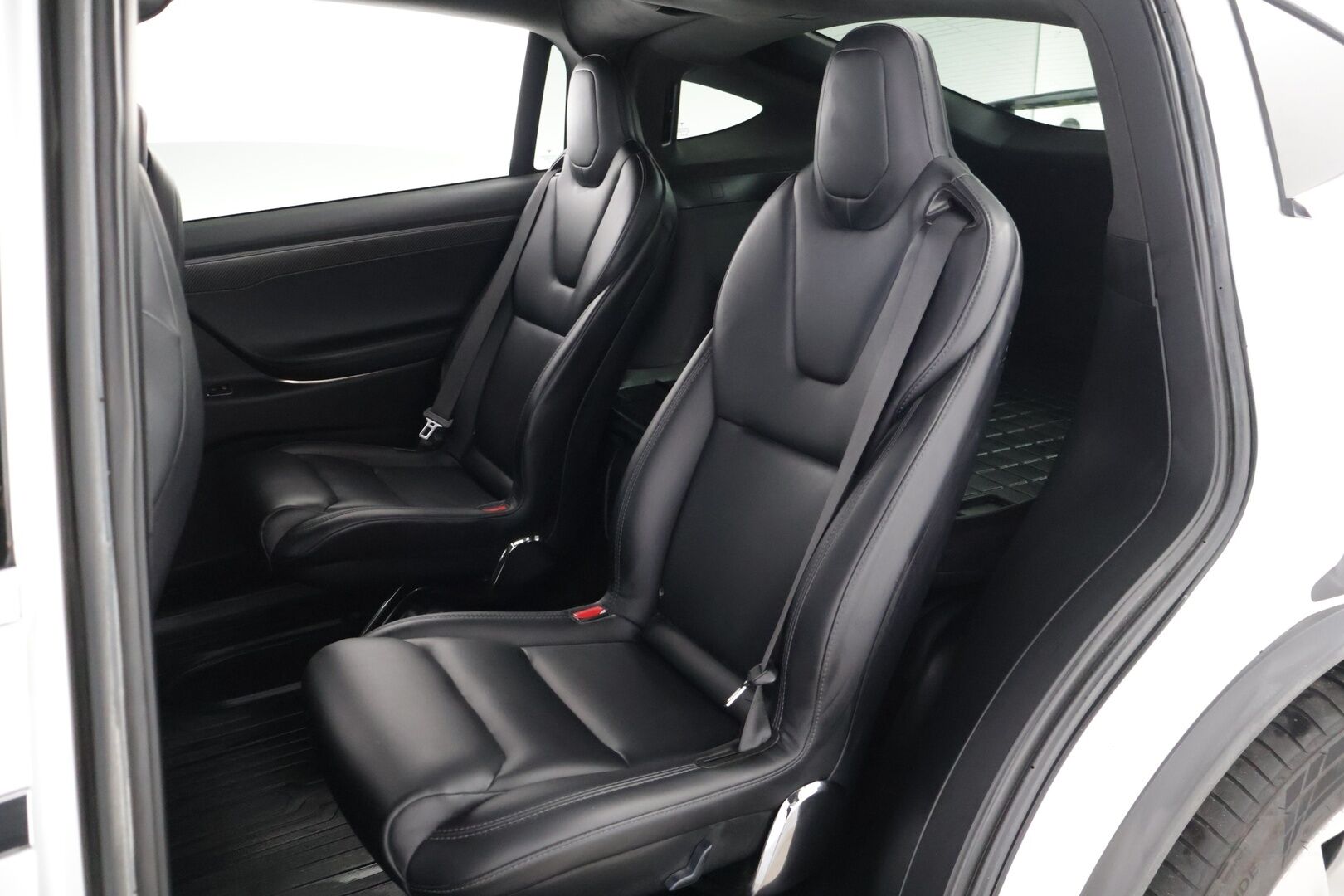 Tesla Model X 2018 100 D 6-Paik * LED / Adapt. Vak / Ilma-alusta / P-Kamera / Kaistavahti / Navi * - 3,99 % KORKOTARJOUS TÄHÄN AUTOON 7.9. ASTI! - Kummatkin renkaat kunnossa / Katsastus 9/26 / Siisti yksilö! *