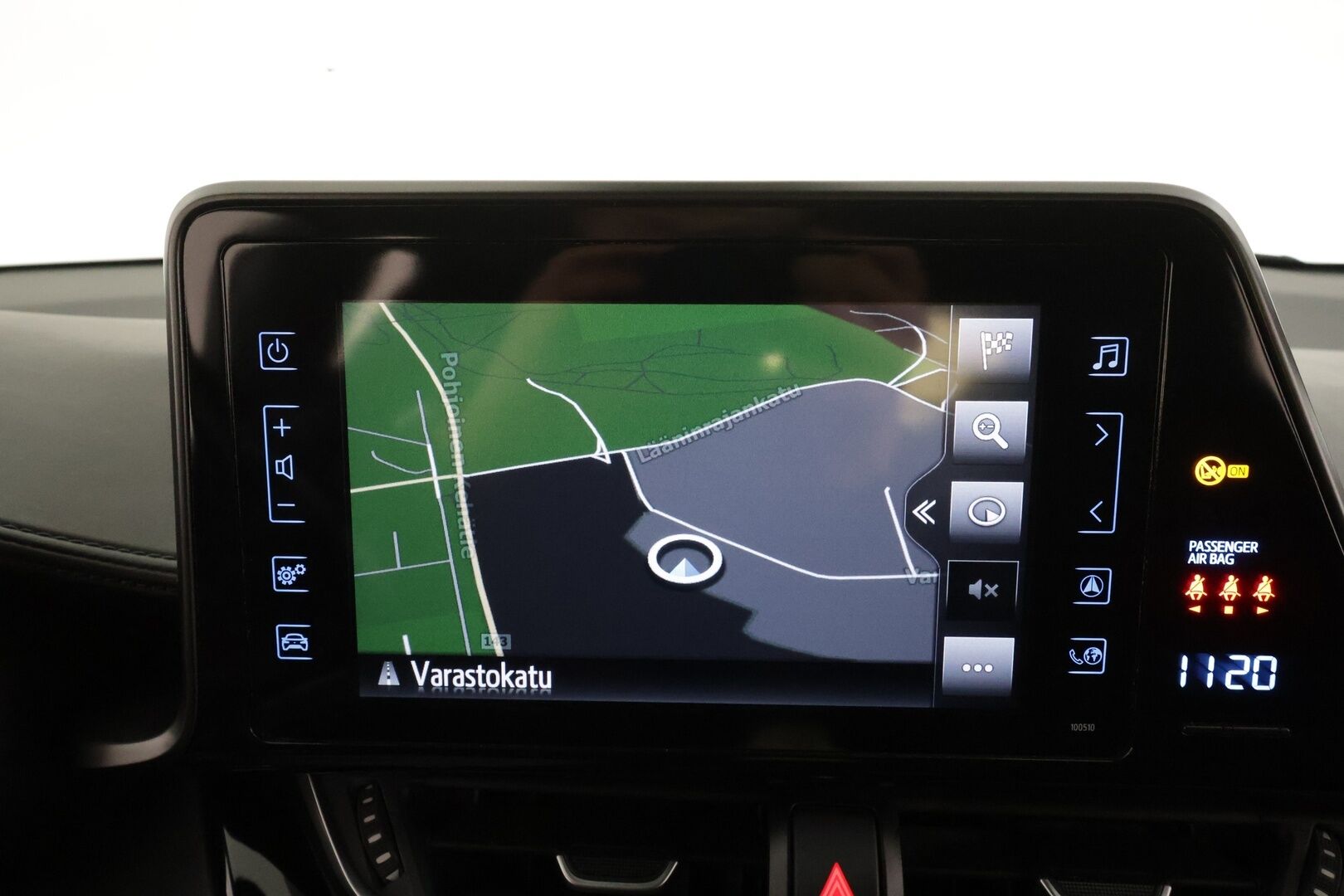 Toyota C-HR 2018 1,8 Hybrid Active * ACC / P.kamera / Navi / KeylessGo / Lohkolämmitin * - Suomi-auto / Kahdet renkaat aluvanteilla / Merkkihuollettu