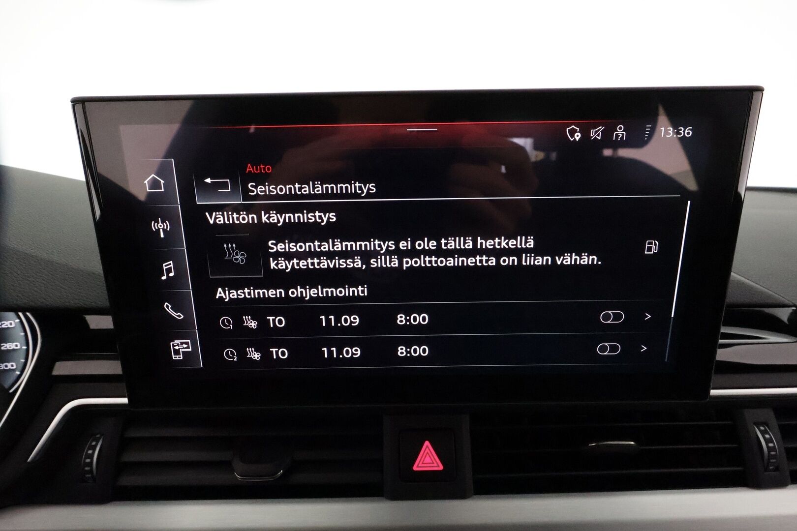 Audi A4 2022 Sedan Business Advanced 40 TFSI 150 kW MHEV S tronic * Webasto / Adapt.Vakkari / Matrix LED / Peruutuskamera / Vetokoukku - S-Line Sisäpaketti / 1-om Suomi-auto / Kahdet Renkaat / Merkkihuollettu / Sporttipenkit / Hyvät varusteet!