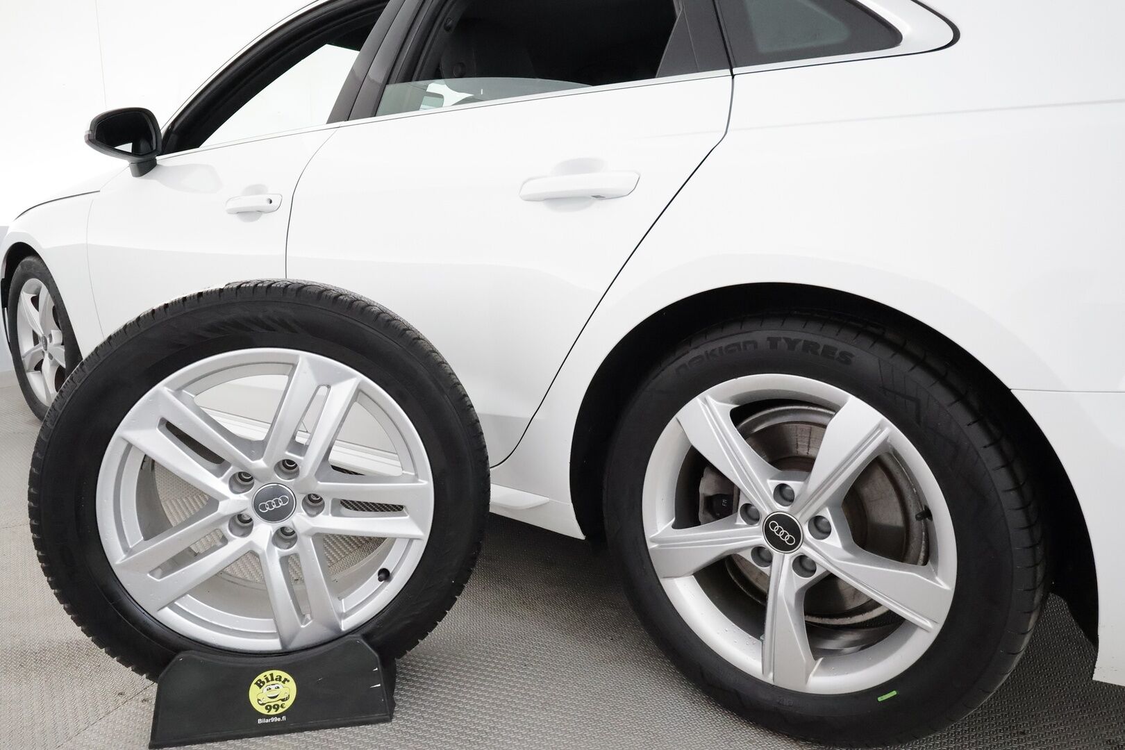 Audi A4 2022 Sedan Business Advanced 40 TFSI 150 kW MHEV S tronic * Webasto / Adapt.Vakkari / Matrix LED / Peruutuskamera / Vetokoukku - S-Line Sisäpaketti / 1-om Suomi-auto / Kahdet Renkaat / Merkkihuollettu / Sporttipenkit / Hyvät varusteet! - HULLUT JOULUT KORKOTARJOUS 2,49% 