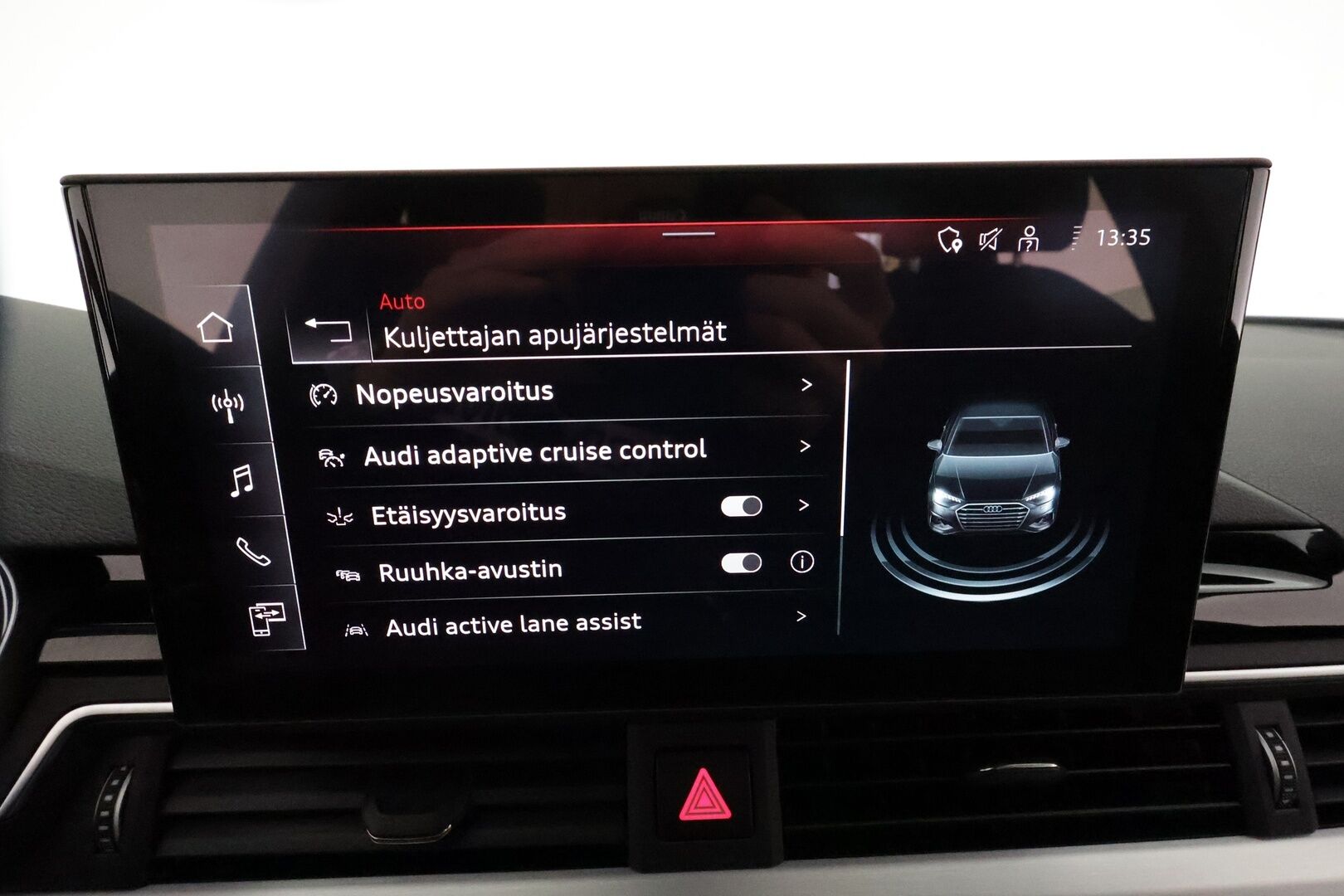 Audi A4 2022 Sedan Business Advanced 40 TFSI 150 kW MHEV S tronic * Webasto / Adapt.Vakkari / Matrix LED / Peruutuskamera / Vetokoukku - S-Line Sisäpaketti / 1-om Suomi-auto / Kahdet Renkaat / Merkkihuollettu / Sporttipenkit / Hyvät varusteet!